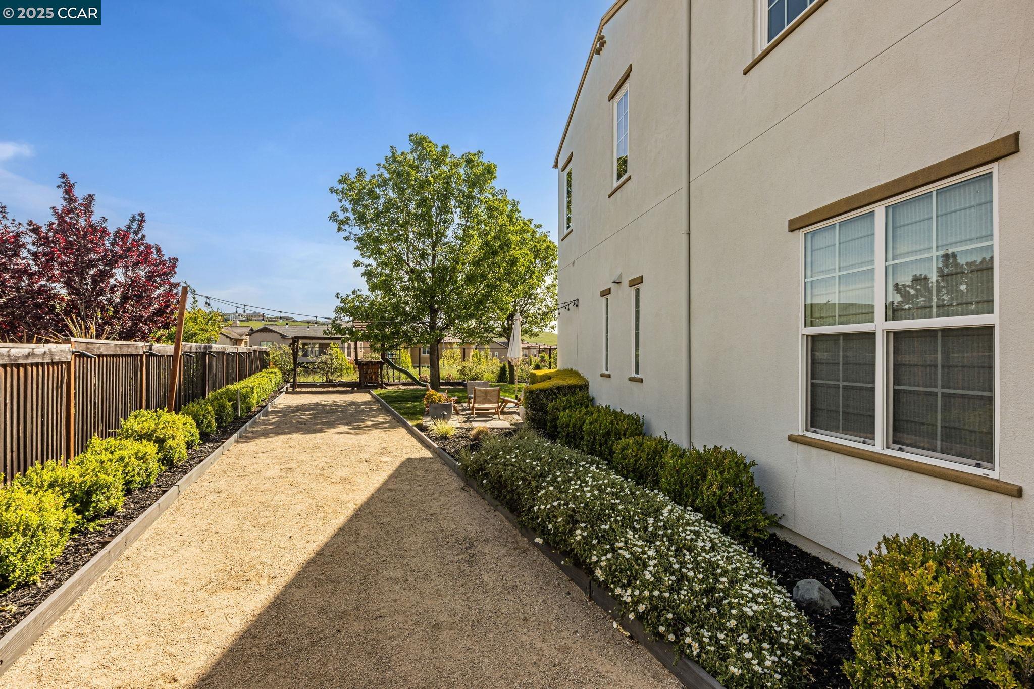 Detail Gallery Image 45 of 57 For 5415 Belarus St, Danville,  CA 94506 - 5 Beds | 4/1 Baths