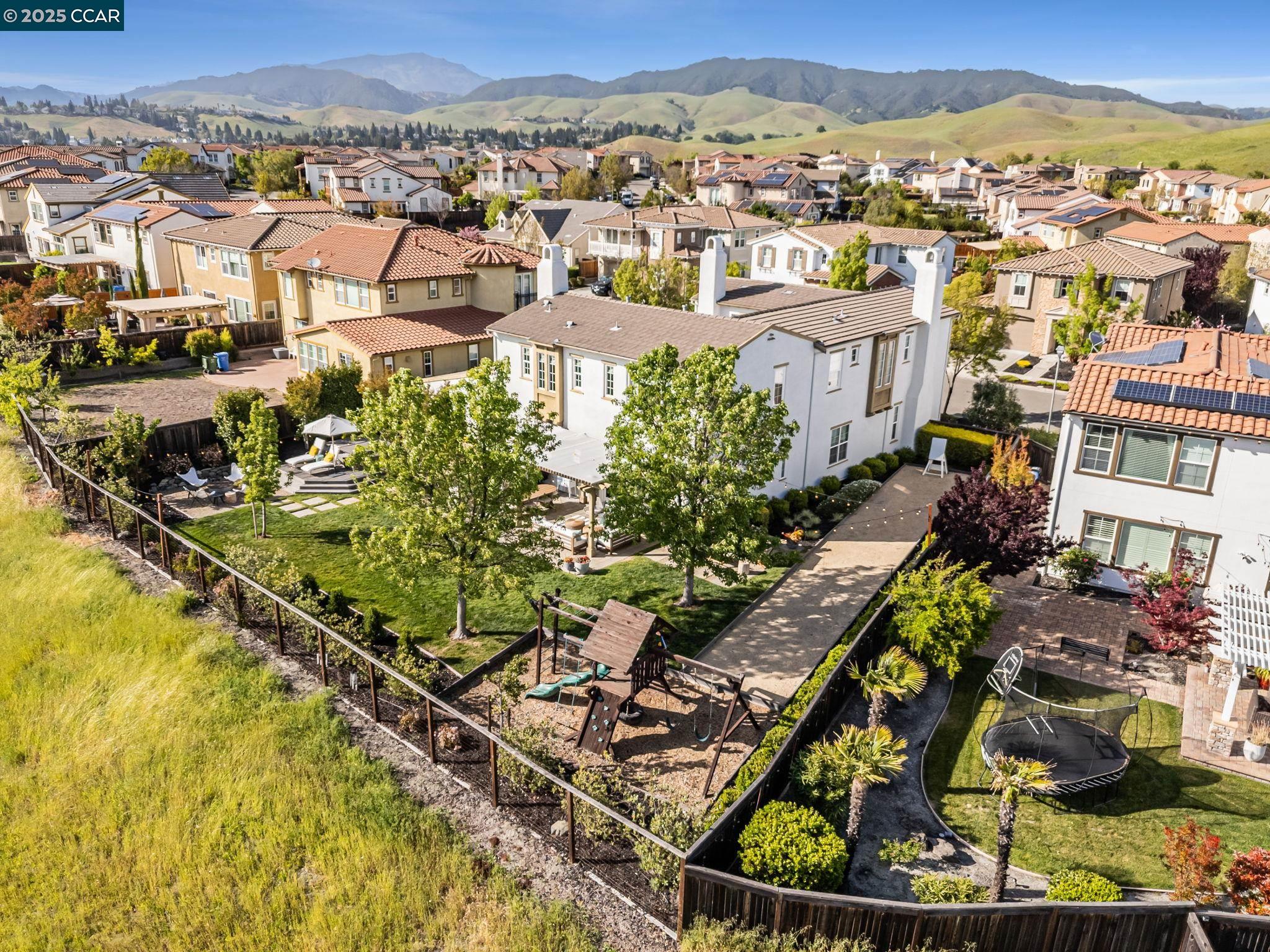 Detail Gallery Image 6 of 57 For 5415 Belarus St, Danville,  CA 94506 - 5 Beds | 4/1 Baths