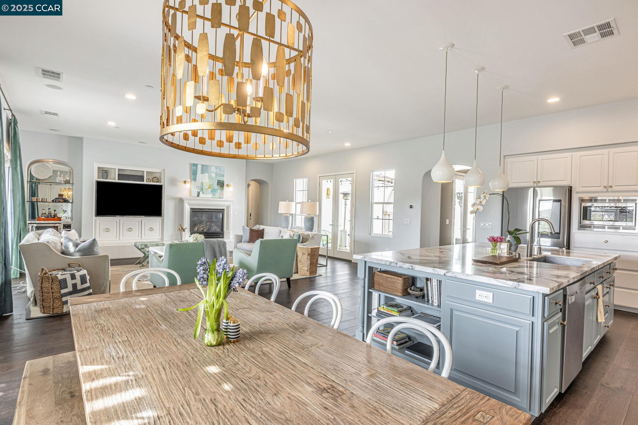 Detail Gallery Image 8 of 57 For 5415 Belarus St, Danville,  CA 94506 - 5 Beds | 4/1 Baths