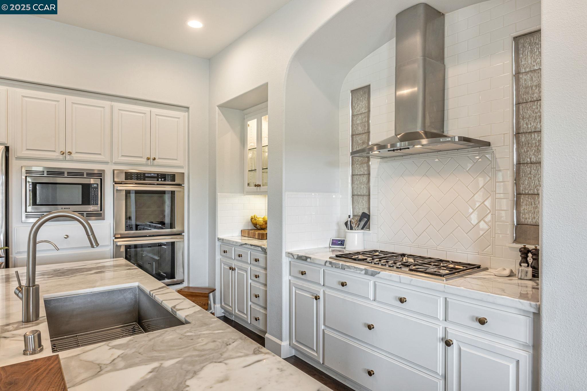Detail Gallery Image 9 of 57 For 5415 Belarus St, Danville,  CA 94506 - 5 Beds | 4/1 Baths