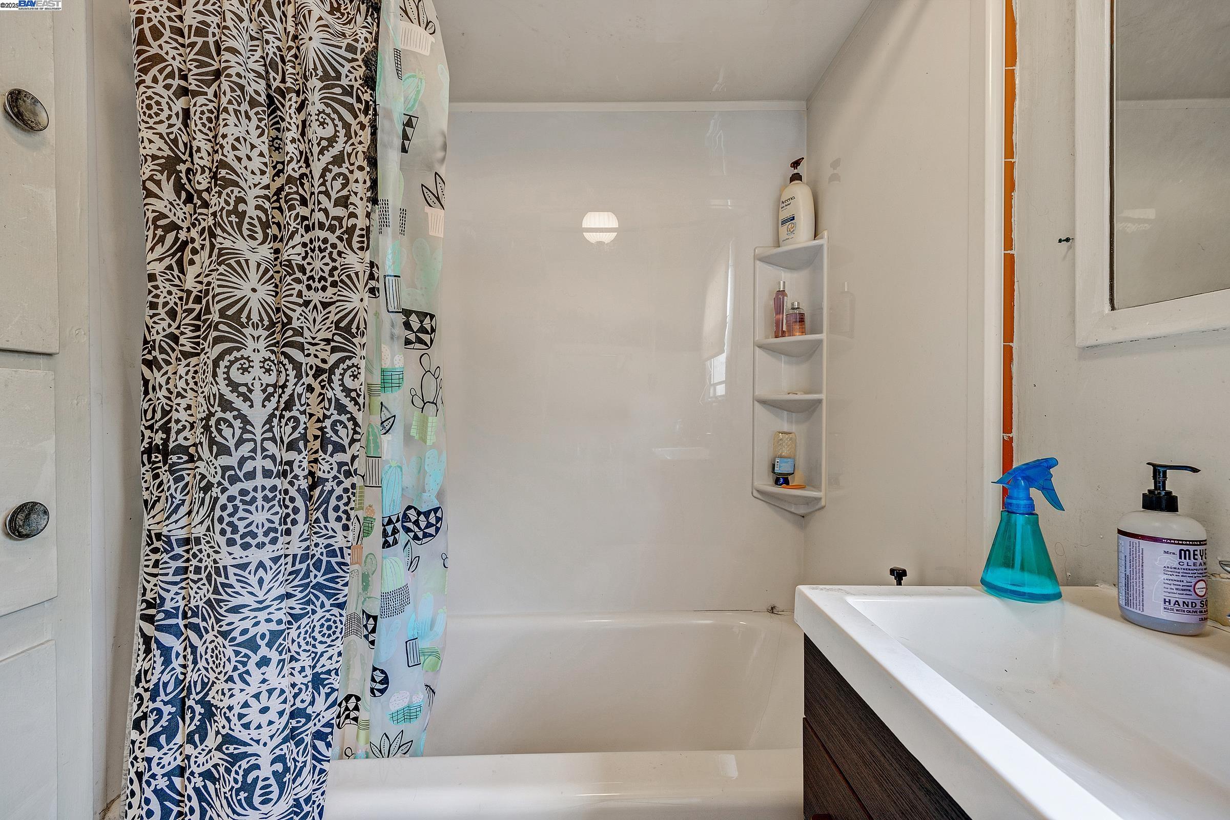 Detail Gallery Image 11 of 34 For 6000 Macarthur Blvd., Oakland,  CA 94605 - – Beds | – Baths