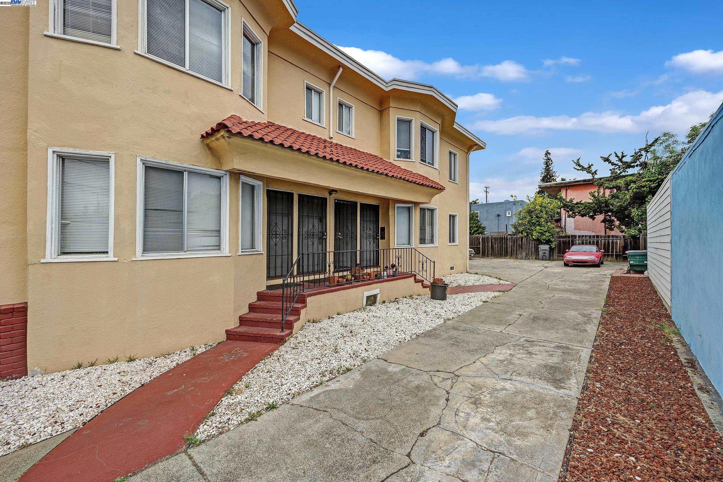 Detail Gallery Image 3 of 34 For 6000 Macarthur Blvd., Oakland,  CA 94605 - – Beds | – Baths