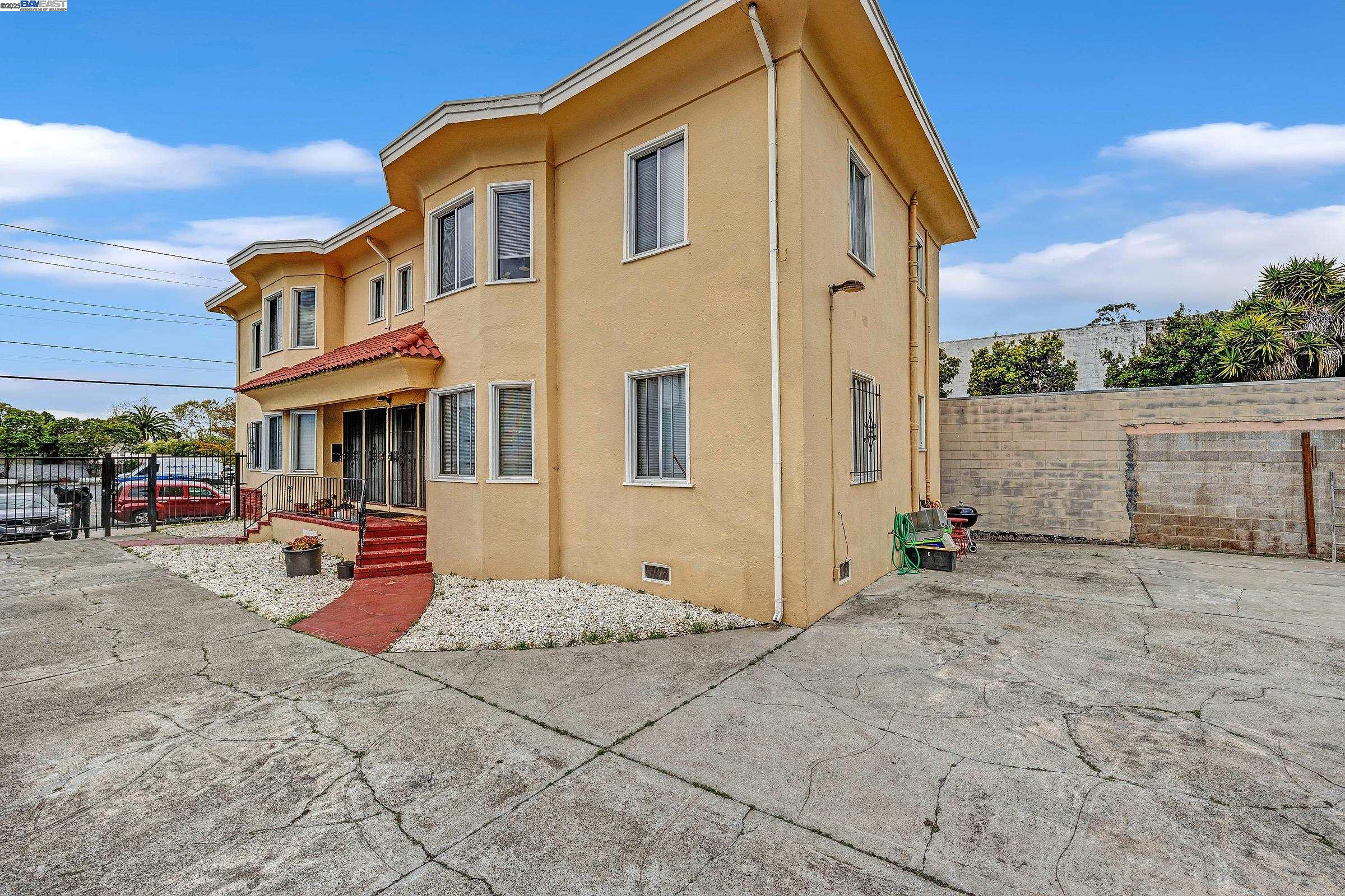 Detail Gallery Image 4 of 34 For 6000 Macarthur Blvd., Oakland,  CA 94605 - – Beds | – Baths