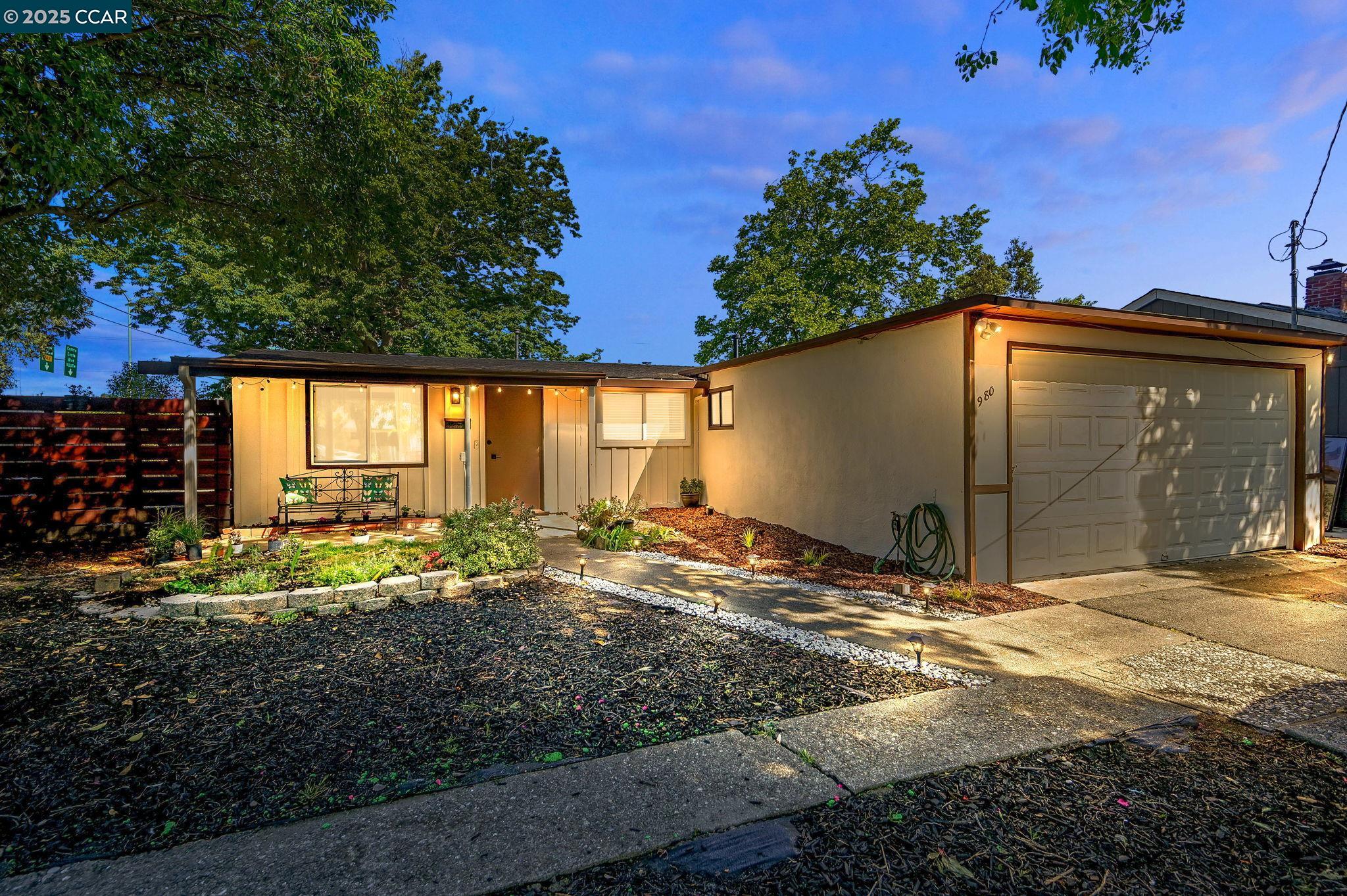 Detail Gallery Image 1 of 18 For 980 Santa Lucia Dr, Pleasant Hill,  CA 94523 - 3 Beds | 2 Baths