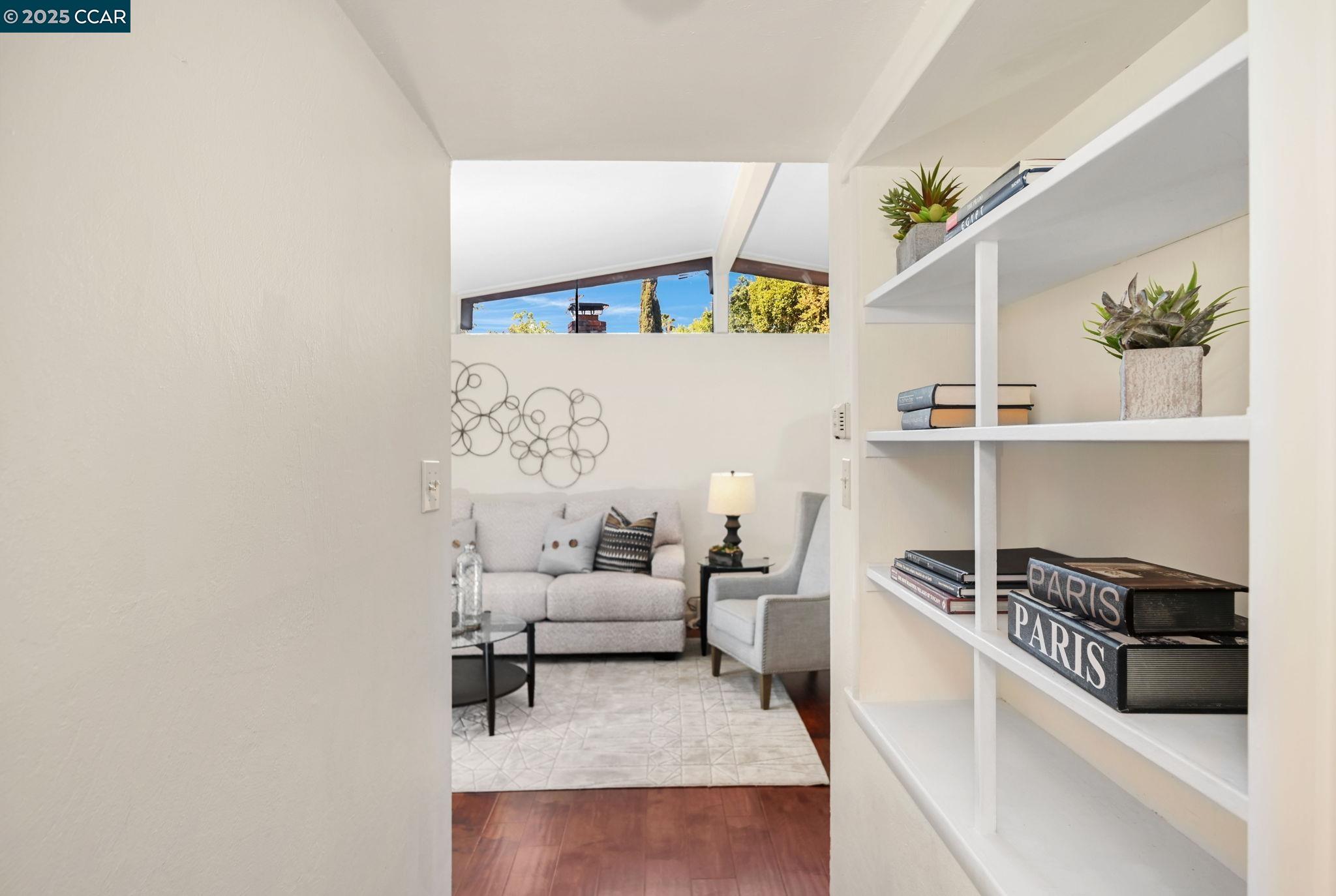 Detail Gallery Image 11 of 18 For 980 Santa Lucia Dr, Pleasant Hill,  CA 94523 - 3 Beds | 2 Baths