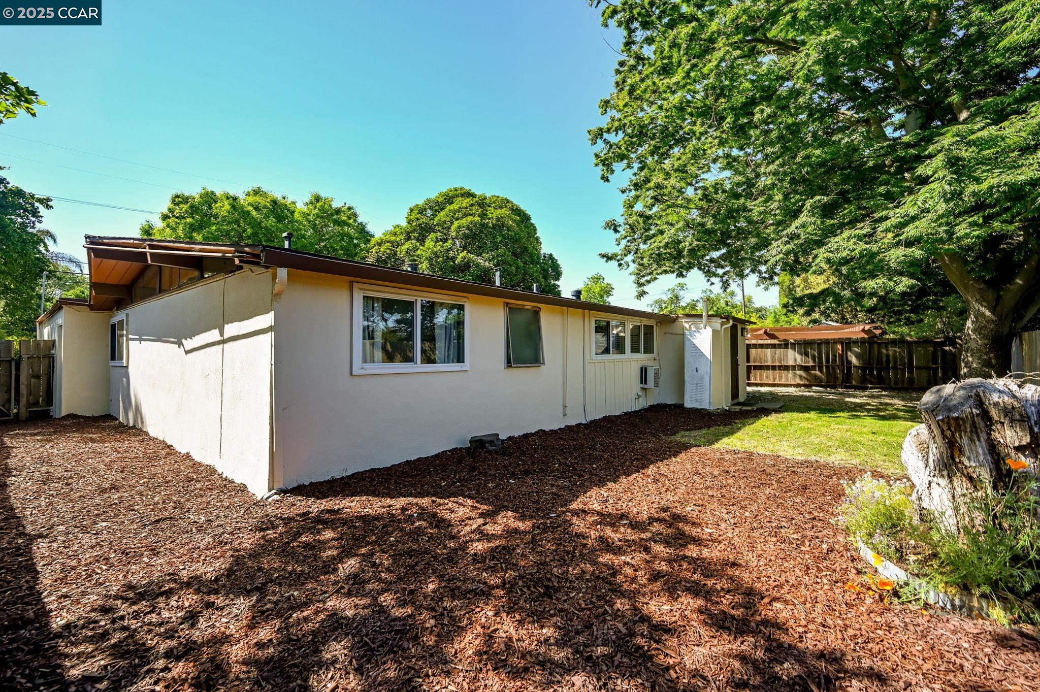 Detail Gallery Image 17 of 18 For 980 Santa Lucia Dr, Pleasant Hill,  CA 94523 - 3 Beds | 2 Baths