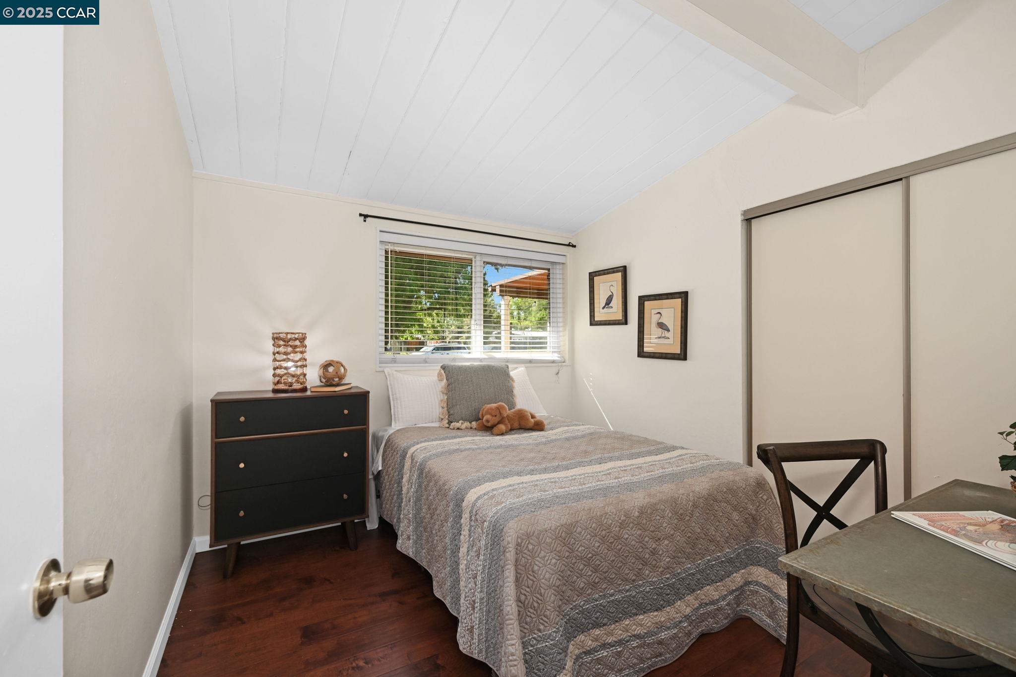 property-img