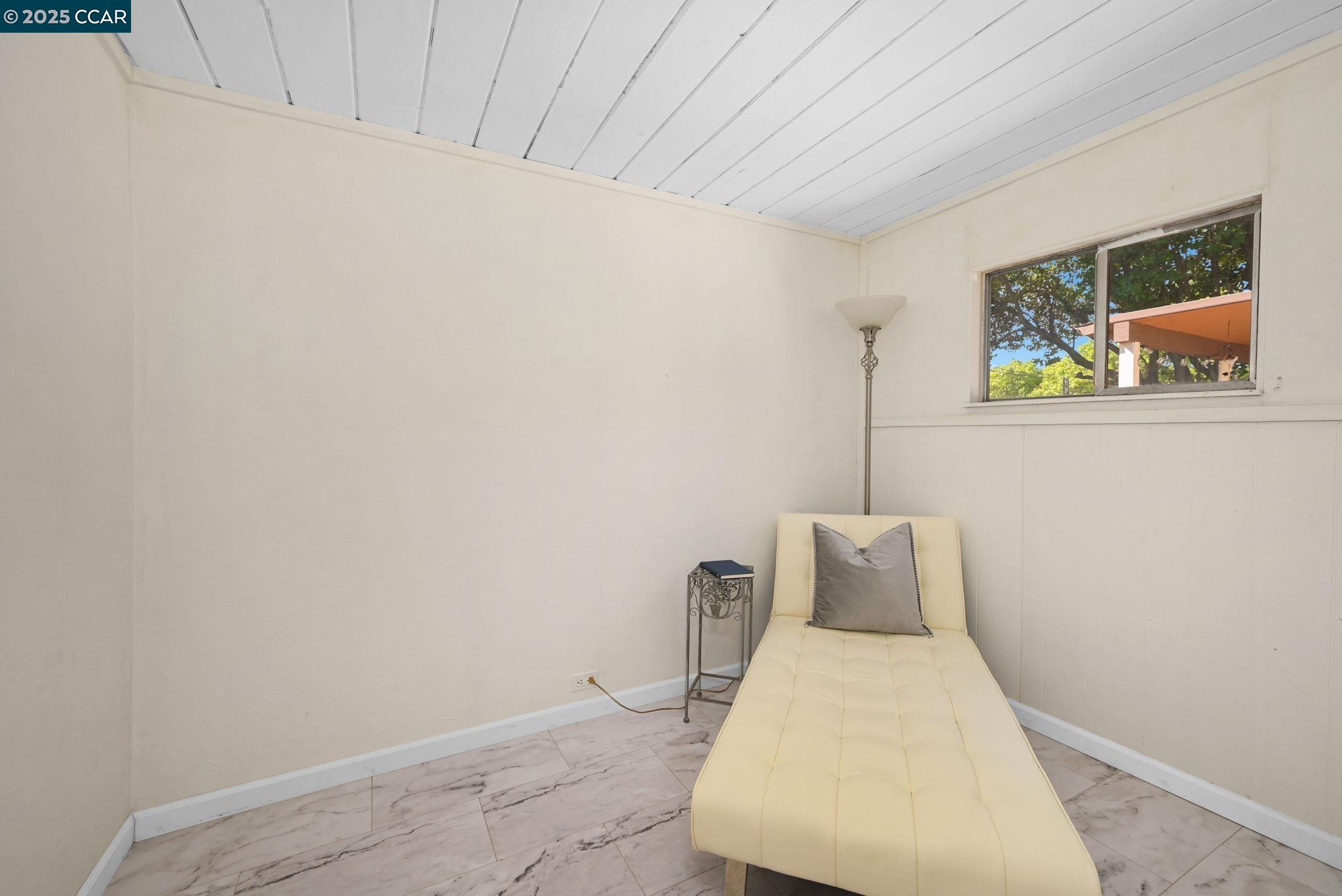 property-img