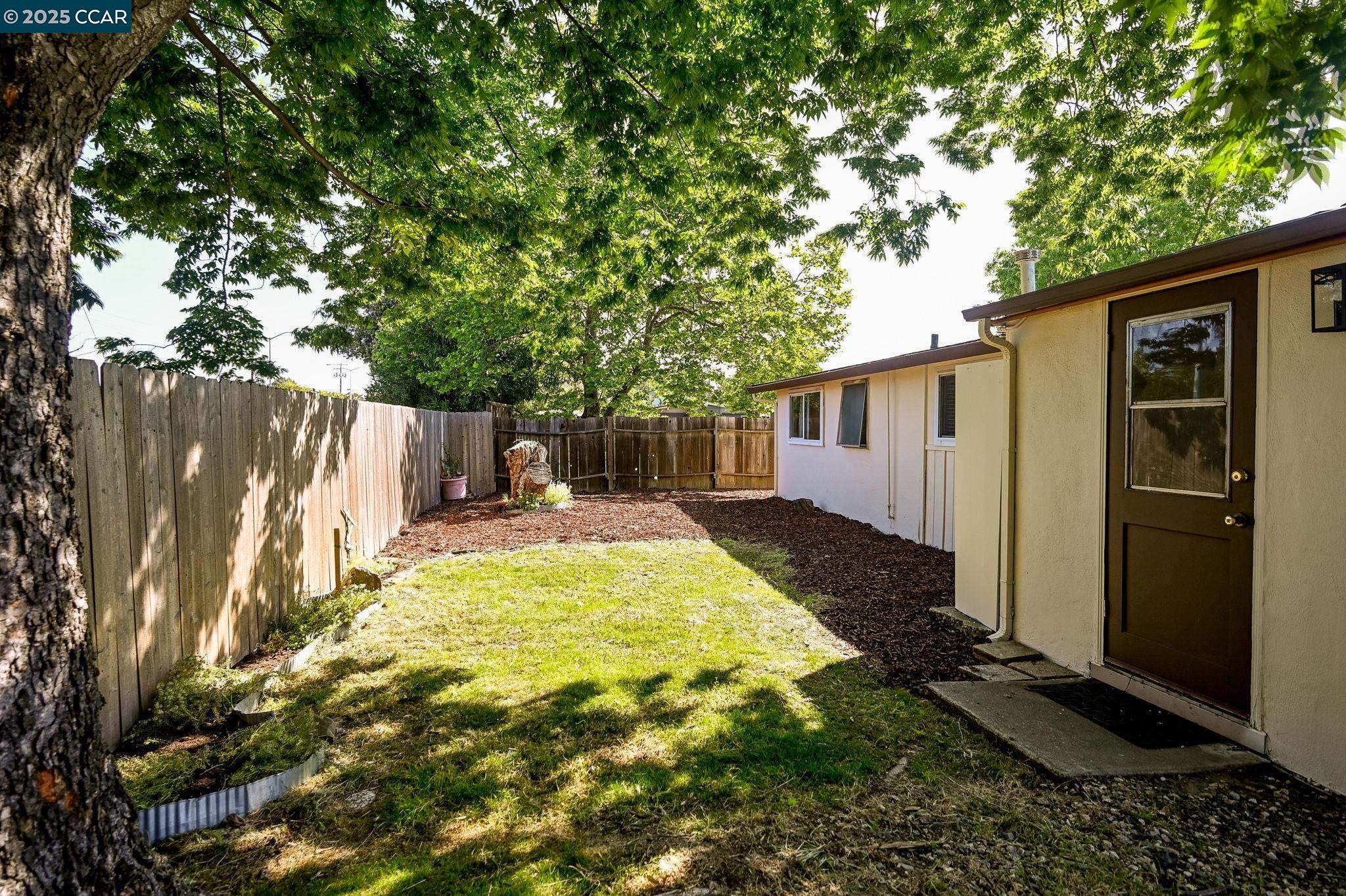 property-img