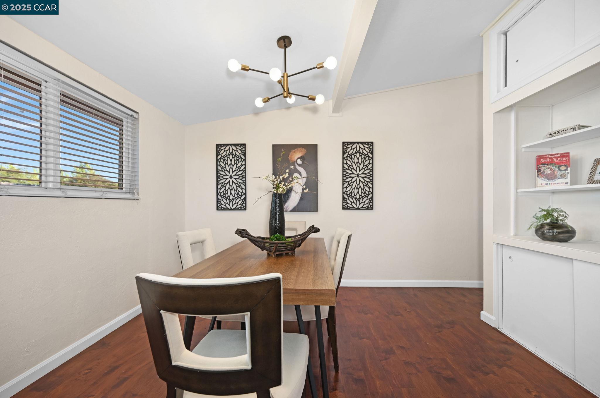 Detail Gallery Image 8 of 18 For 980 Santa Lucia Dr, Pleasant Hill,  CA 94523 - 3 Beds | 2 Baths
