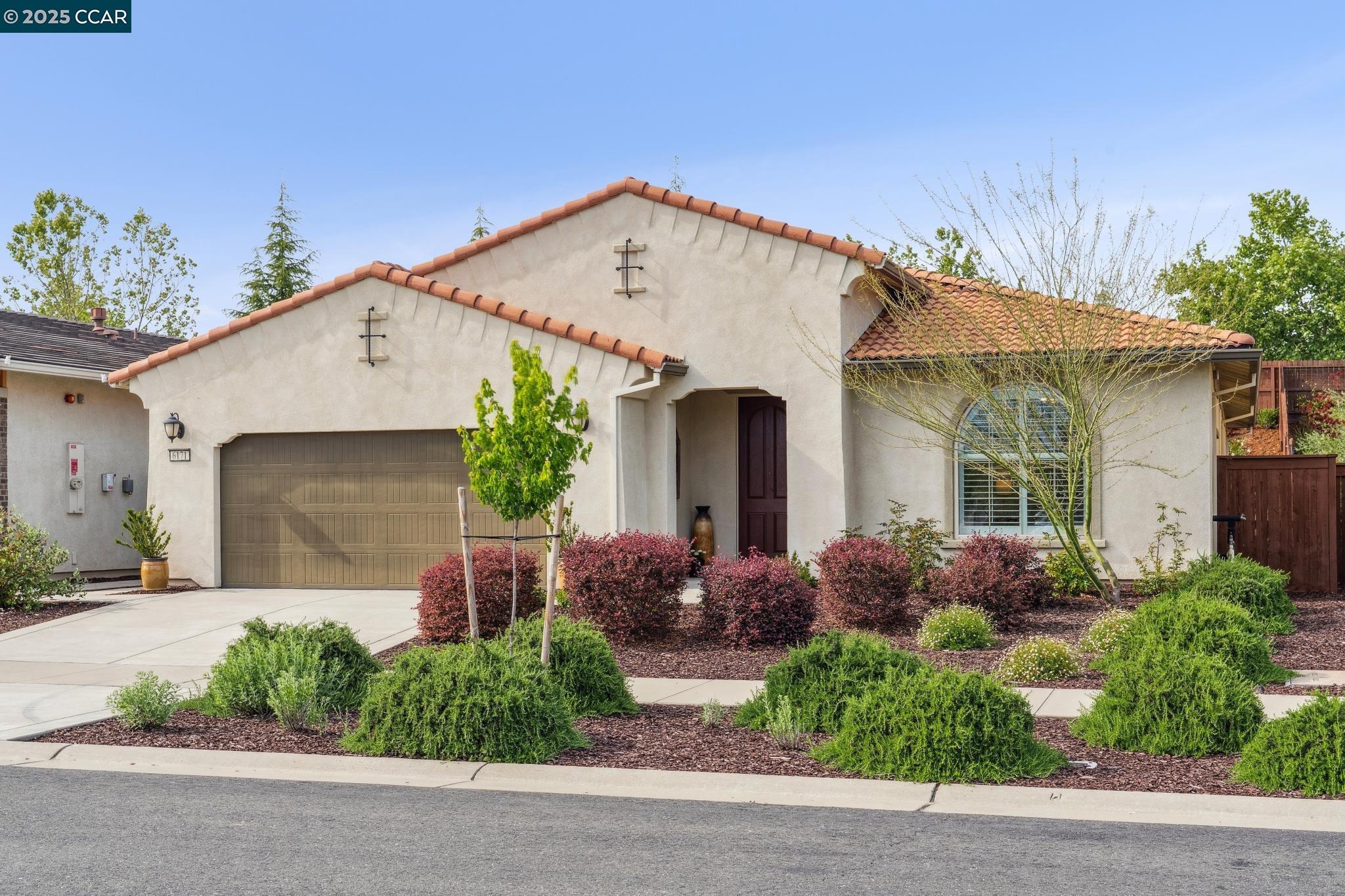 Detail Gallery Image 1 of 1 For 6171 Hot Springs Dr, El Dorado Hills,  CA 95762 - 3 Beds | 2 Baths