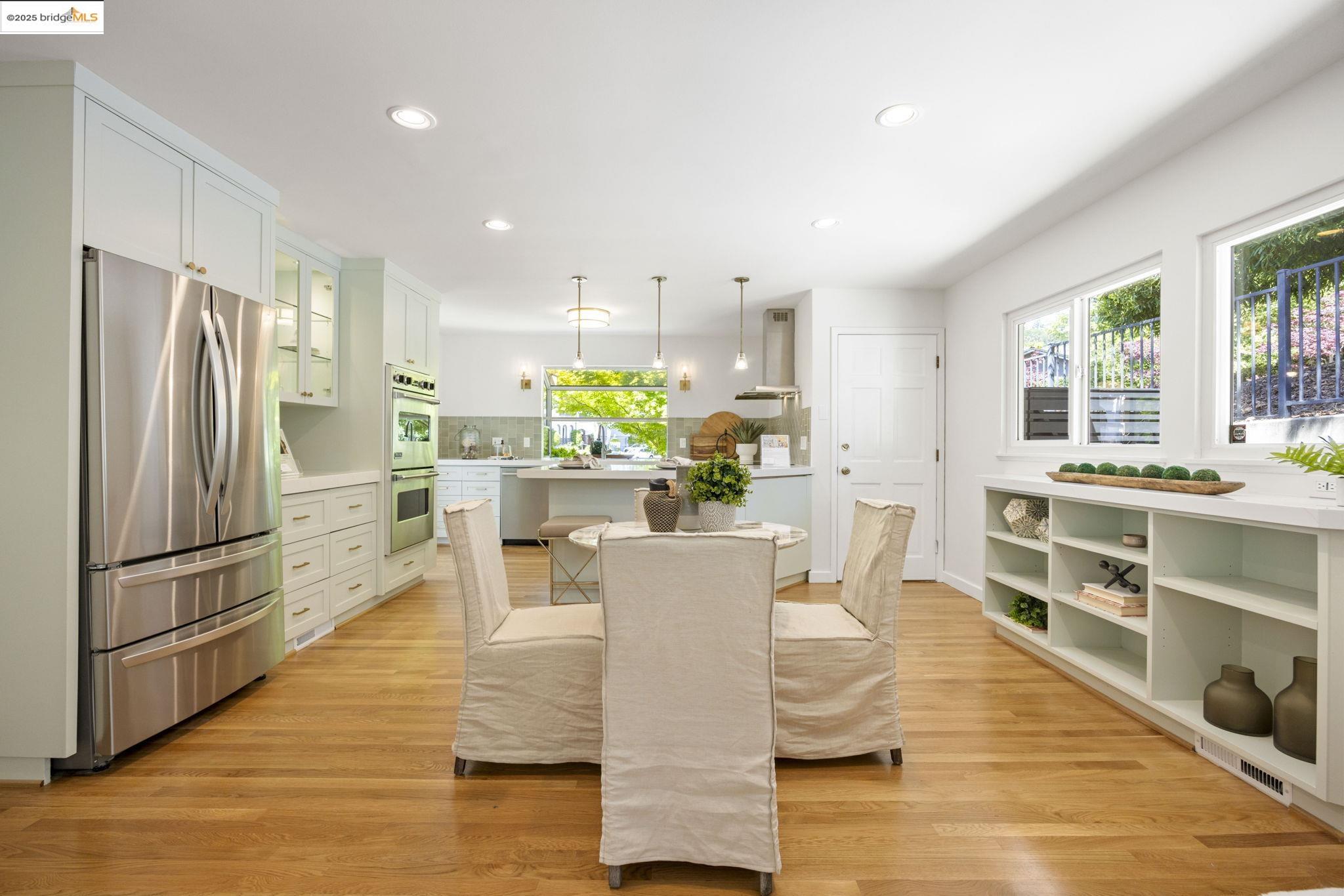 Detail Gallery Image 12 of 39 For 38 La Salle Ave, Piedmont,  CA 94611 - 4 Beds | 3 Baths