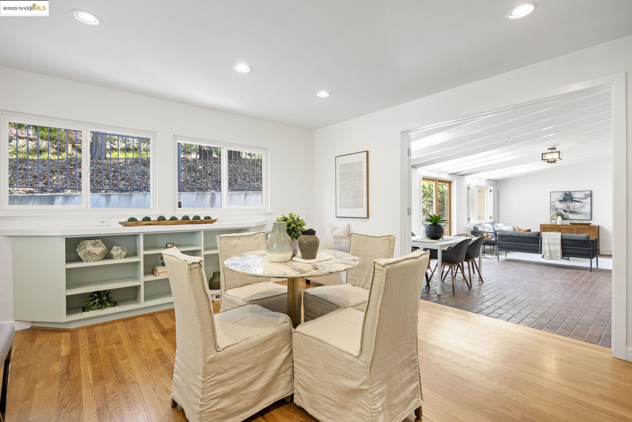Detail Gallery Image 16 of 39 For 38 La Salle Ave, Piedmont,  CA 94611 - 4 Beds | 3 Baths