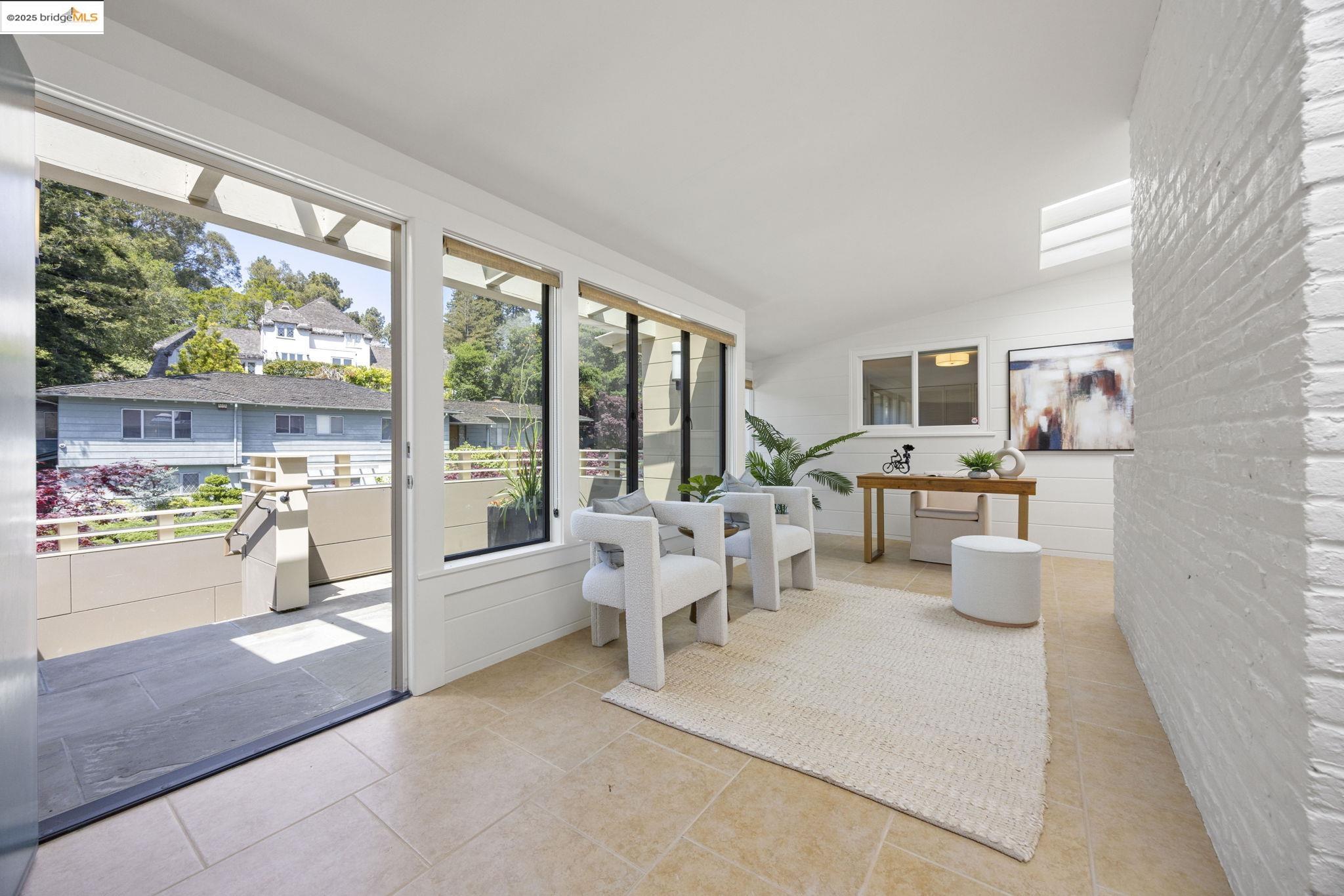 Detail Gallery Image 3 of 39 For 38 La Salle Ave, Piedmont,  CA 94611 - 4 Beds | 3 Baths