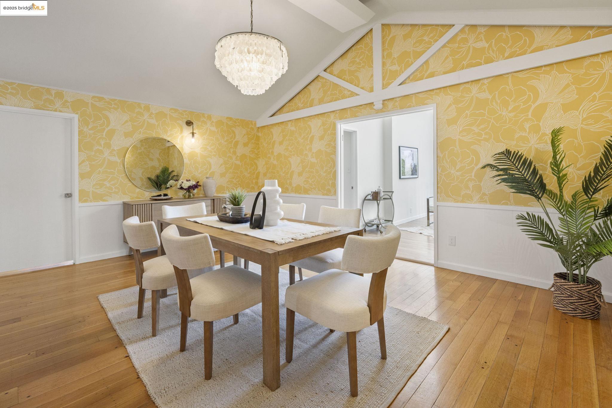 Detail Gallery Image 8 of 39 For 38 La Salle Ave, Piedmont,  CA 94611 - 4 Beds | 3 Baths
