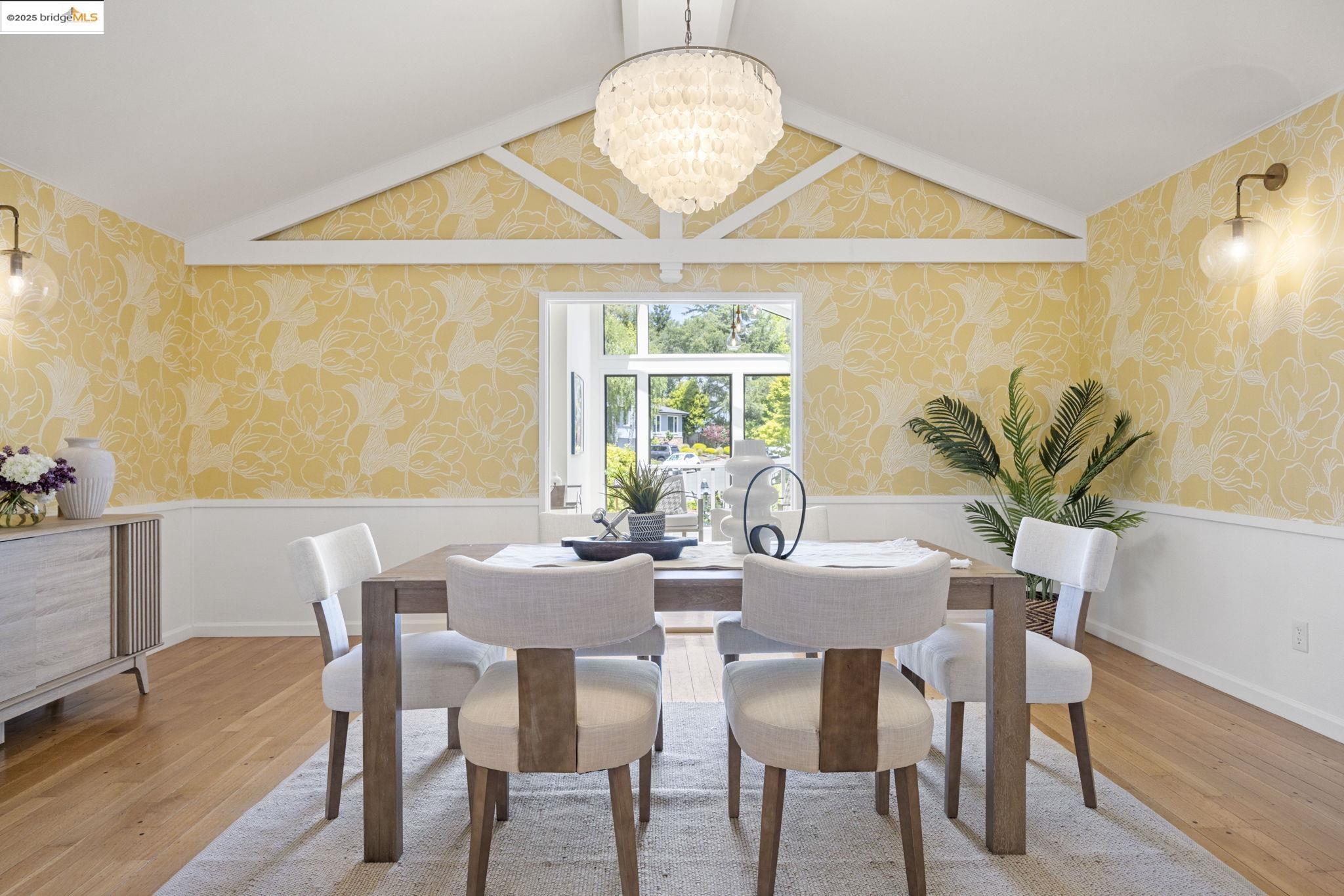 Detail Gallery Image 9 of 39 For 38 La Salle Ave, Piedmont,  CA 94611 - 4 Beds | 3 Baths