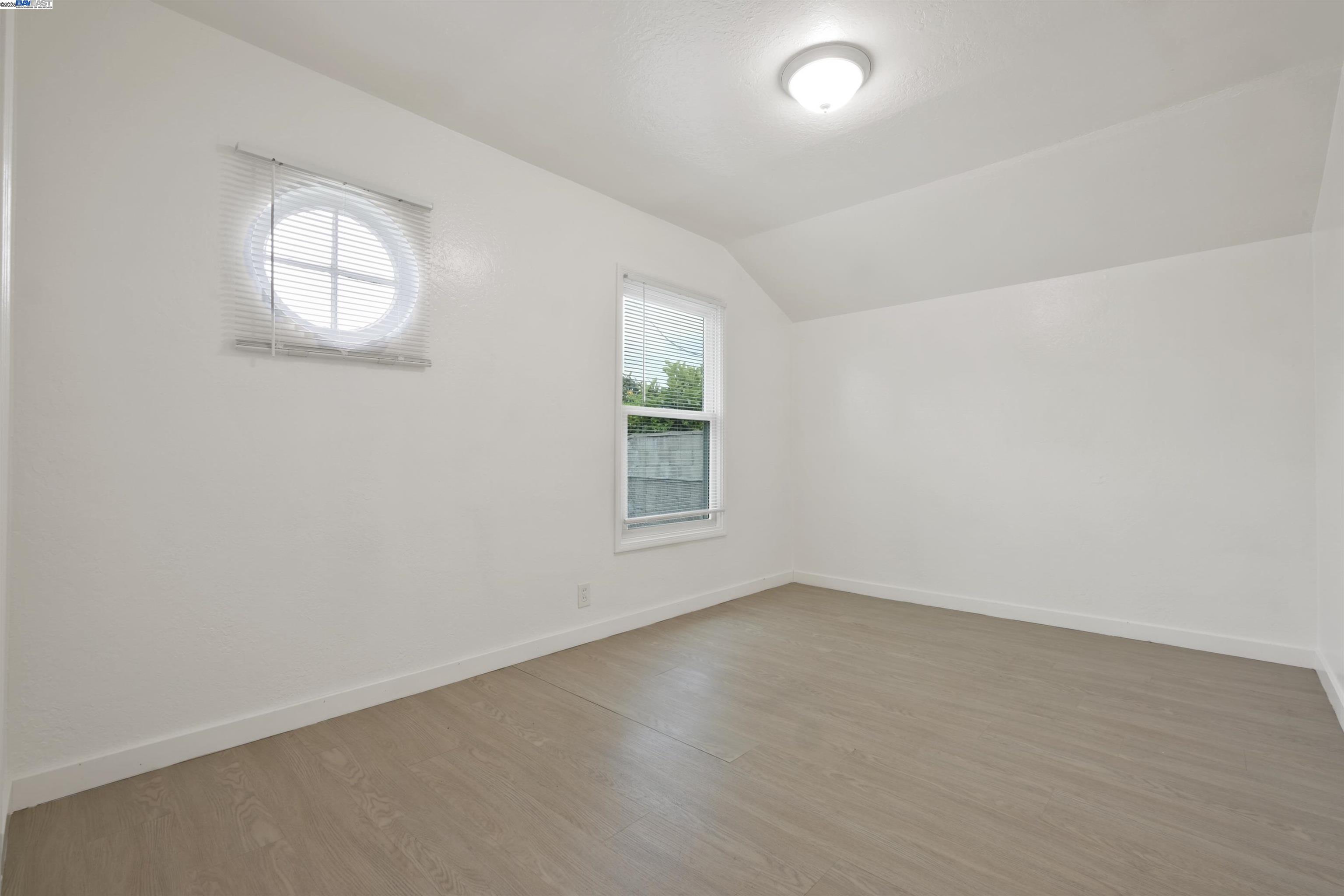 6601 Eastlawn St, Oakland, California 94621, 3 Bedrooms Bedrooms, 5 Rooms Rooms,1 BathroomBathrooms,Residential,For Sale,6601 Eastlawn St,41095467