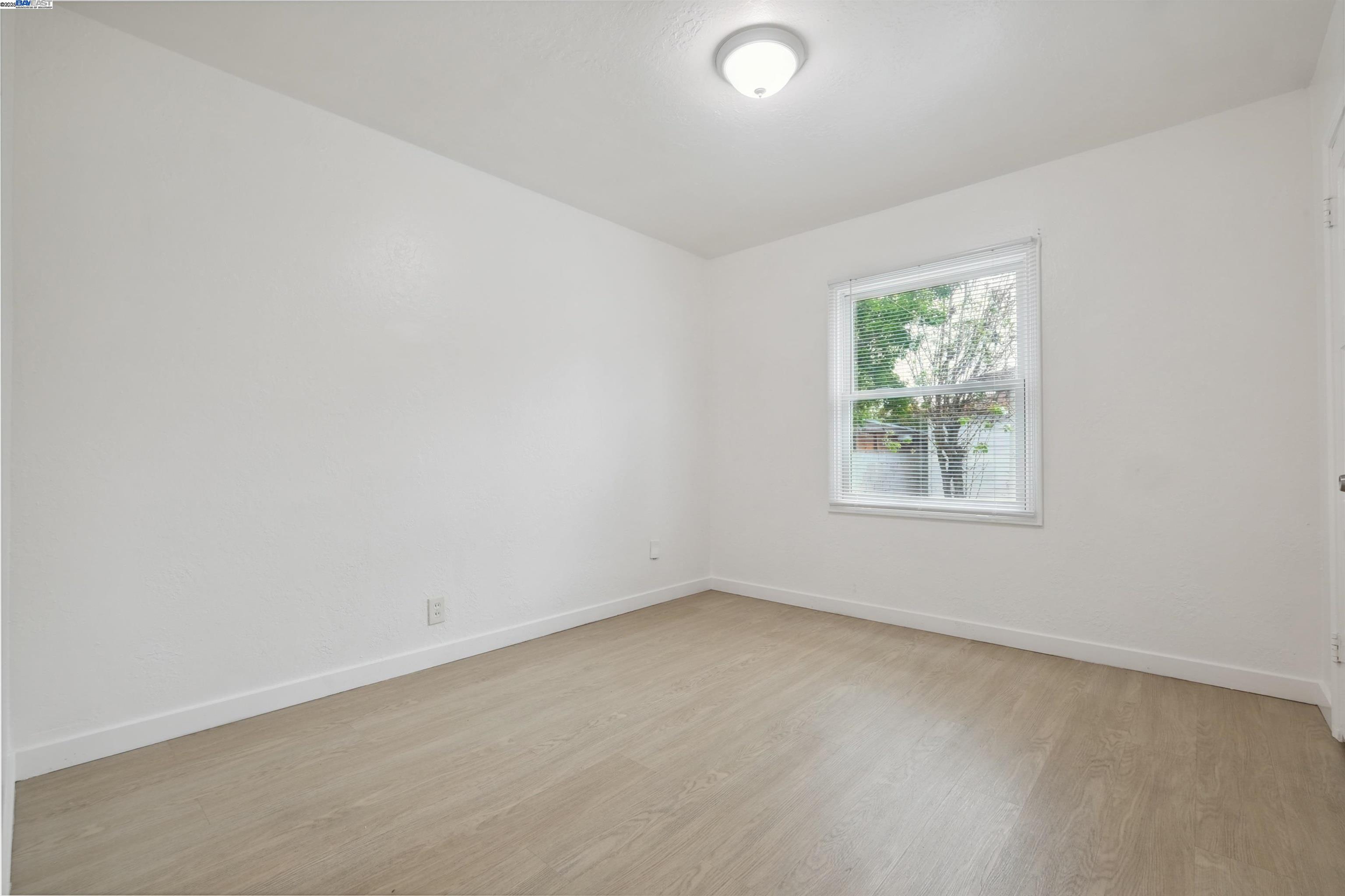 6601 Eastlawn St, Oakland, California 94621, 3 Bedrooms Bedrooms, 5 Rooms Rooms,1 BathroomBathrooms,Residential,For Sale,6601 Eastlawn St,41095467
