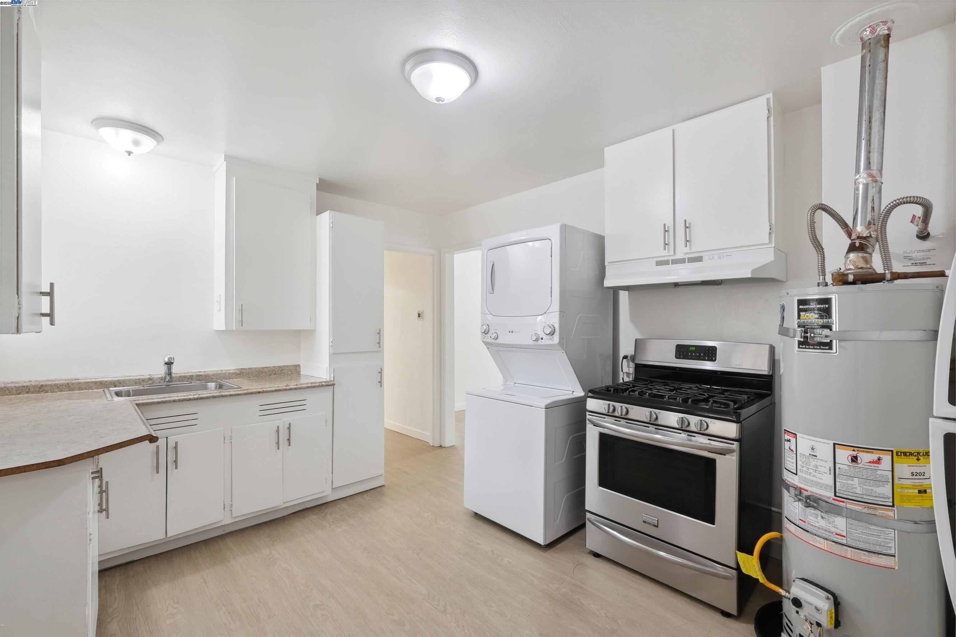 6601 Eastlawn St, Oakland, California 94621, 3 Bedrooms Bedrooms, 5 Rooms Rooms,1 BathroomBathrooms,Residential,For Sale,6601 Eastlawn St,41095467