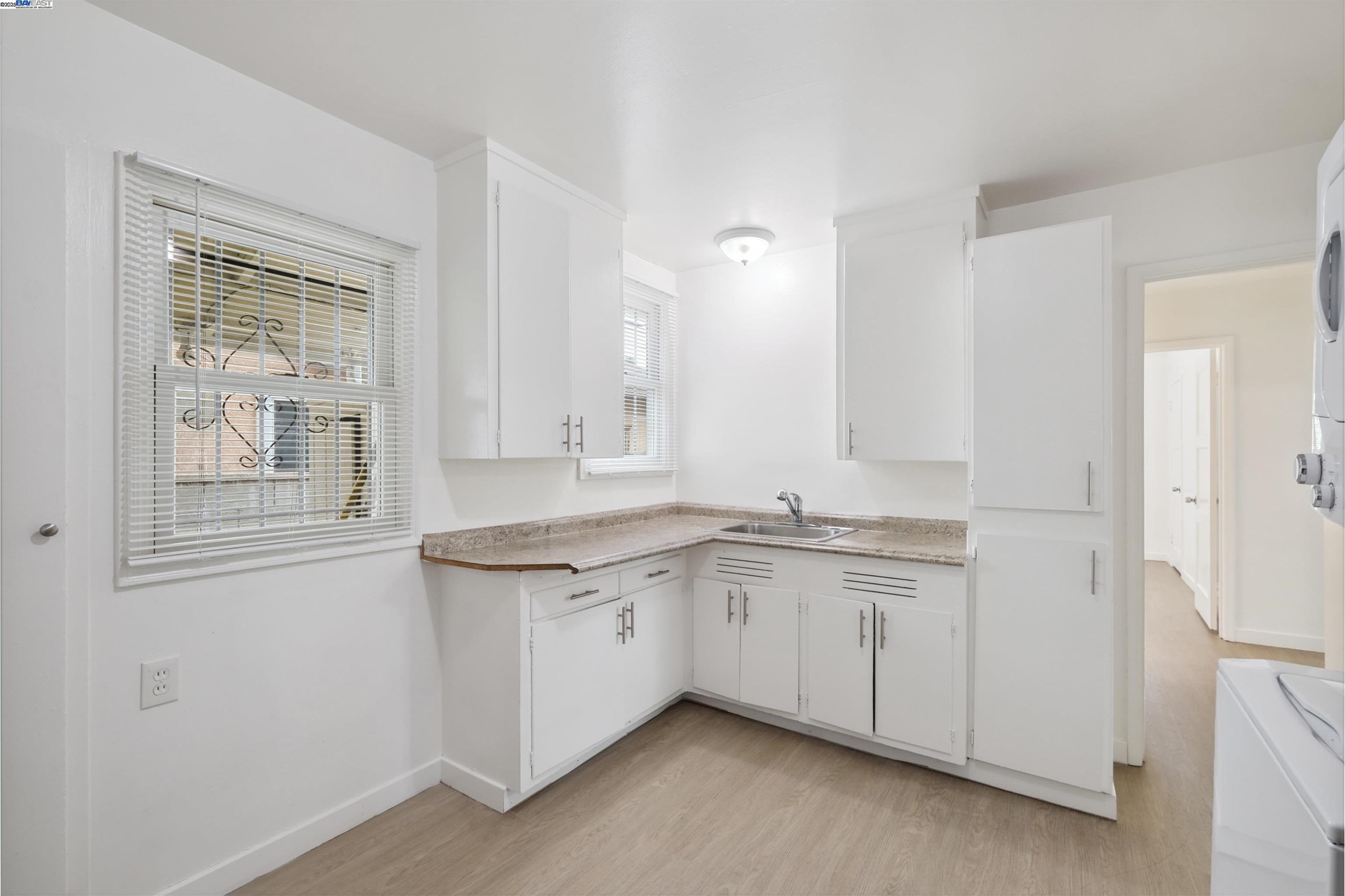 6601 Eastlawn St, Oakland, California 94621, 3 Bedrooms Bedrooms, 5 Rooms Rooms,1 BathroomBathrooms,Residential,For Sale,6601 Eastlawn St,41095467