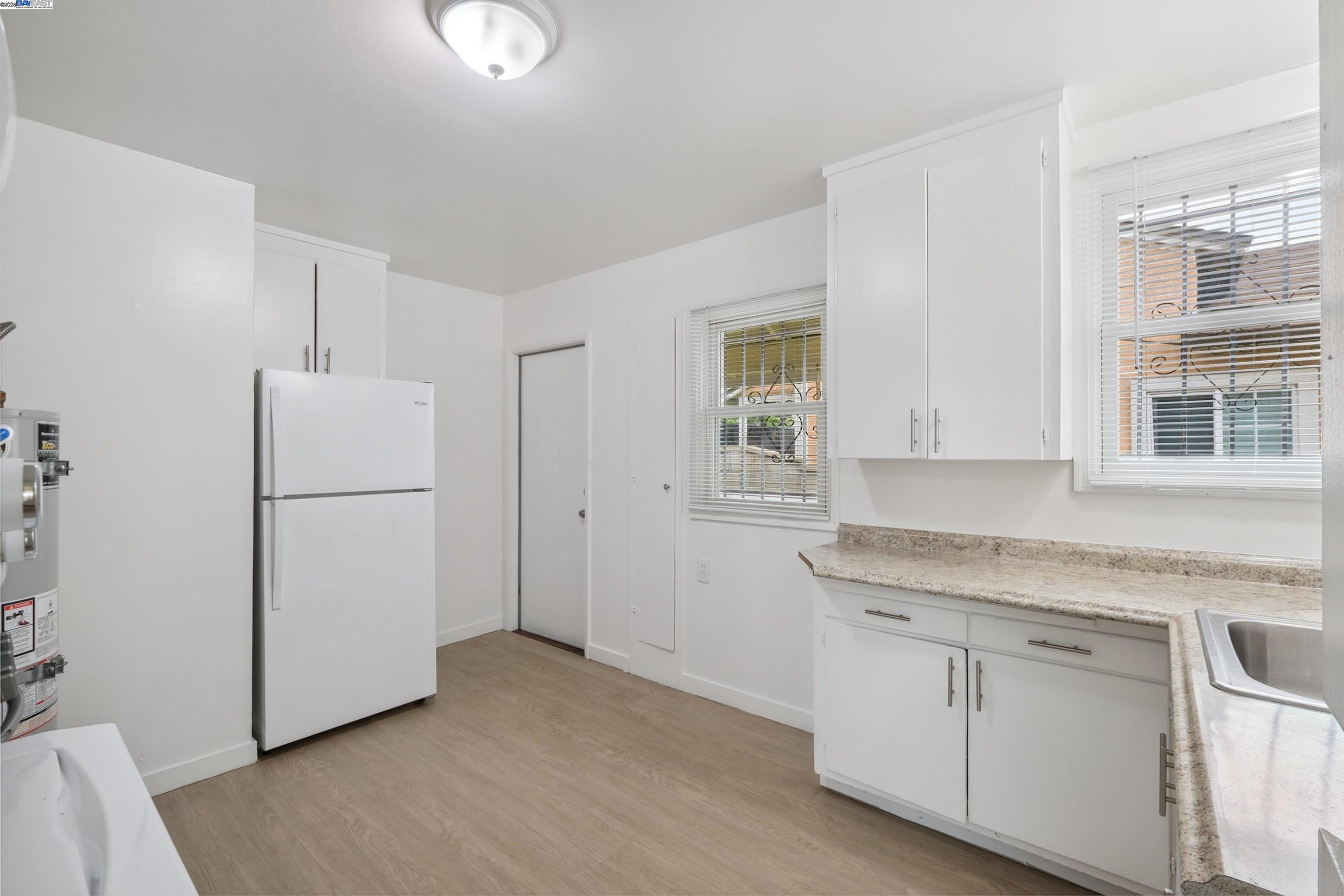 6601 Eastlawn St, Oakland, California 94621, 3 Bedrooms Bedrooms, 5 Rooms Rooms,1 BathroomBathrooms,Residential,For Sale,6601 Eastlawn St,41095467