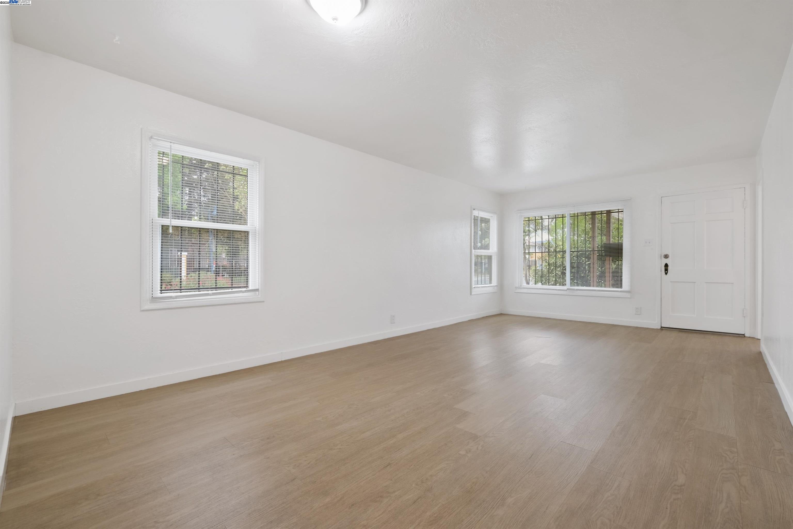 6601 Eastlawn St, Oakland, California 94621, 3 Bedrooms Bedrooms, 5 Rooms Rooms,1 BathroomBathrooms,Residential,For Sale,6601 Eastlawn St,41095467