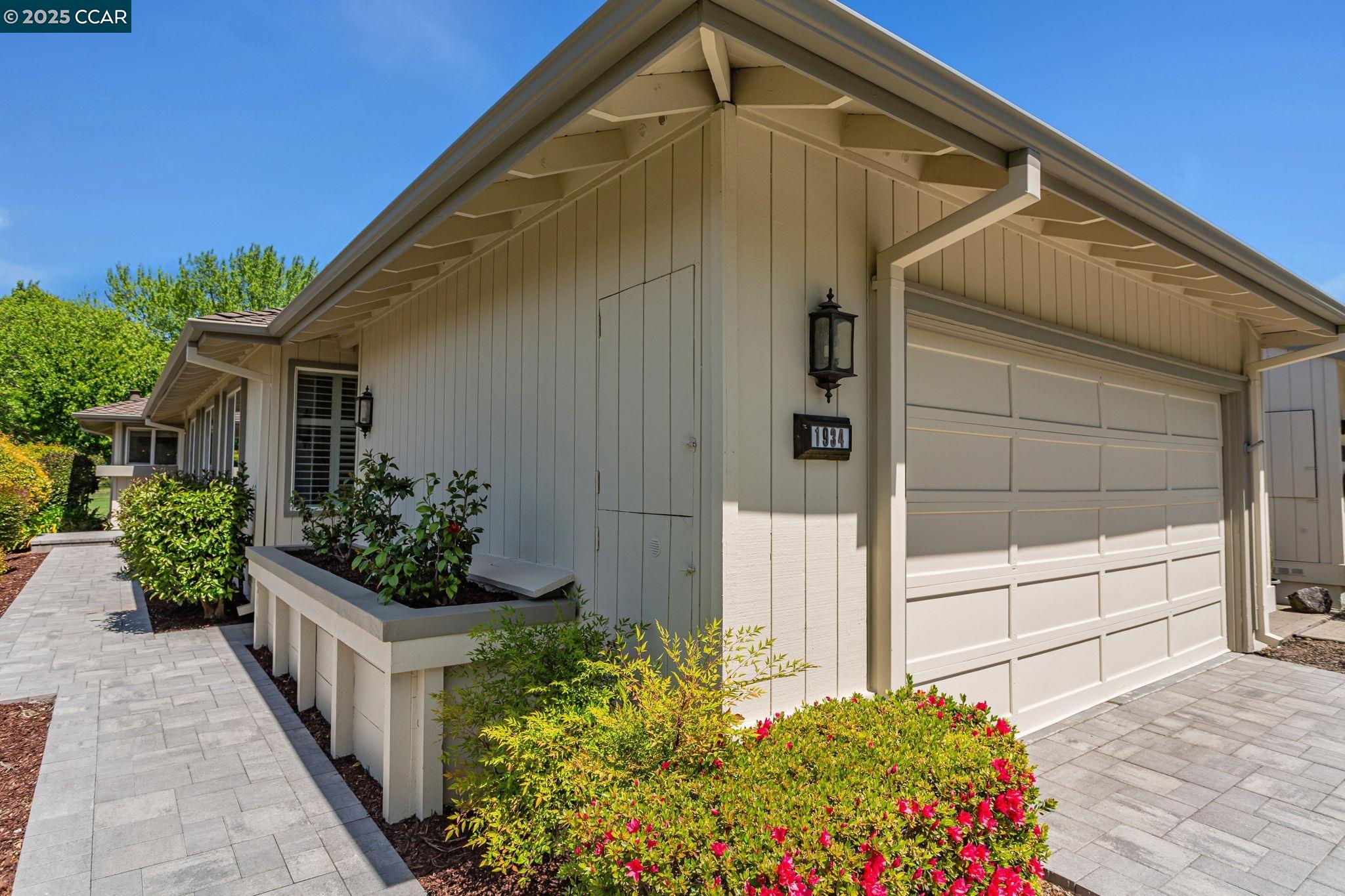 Photo #3: 41095469 Listing: Photo #3