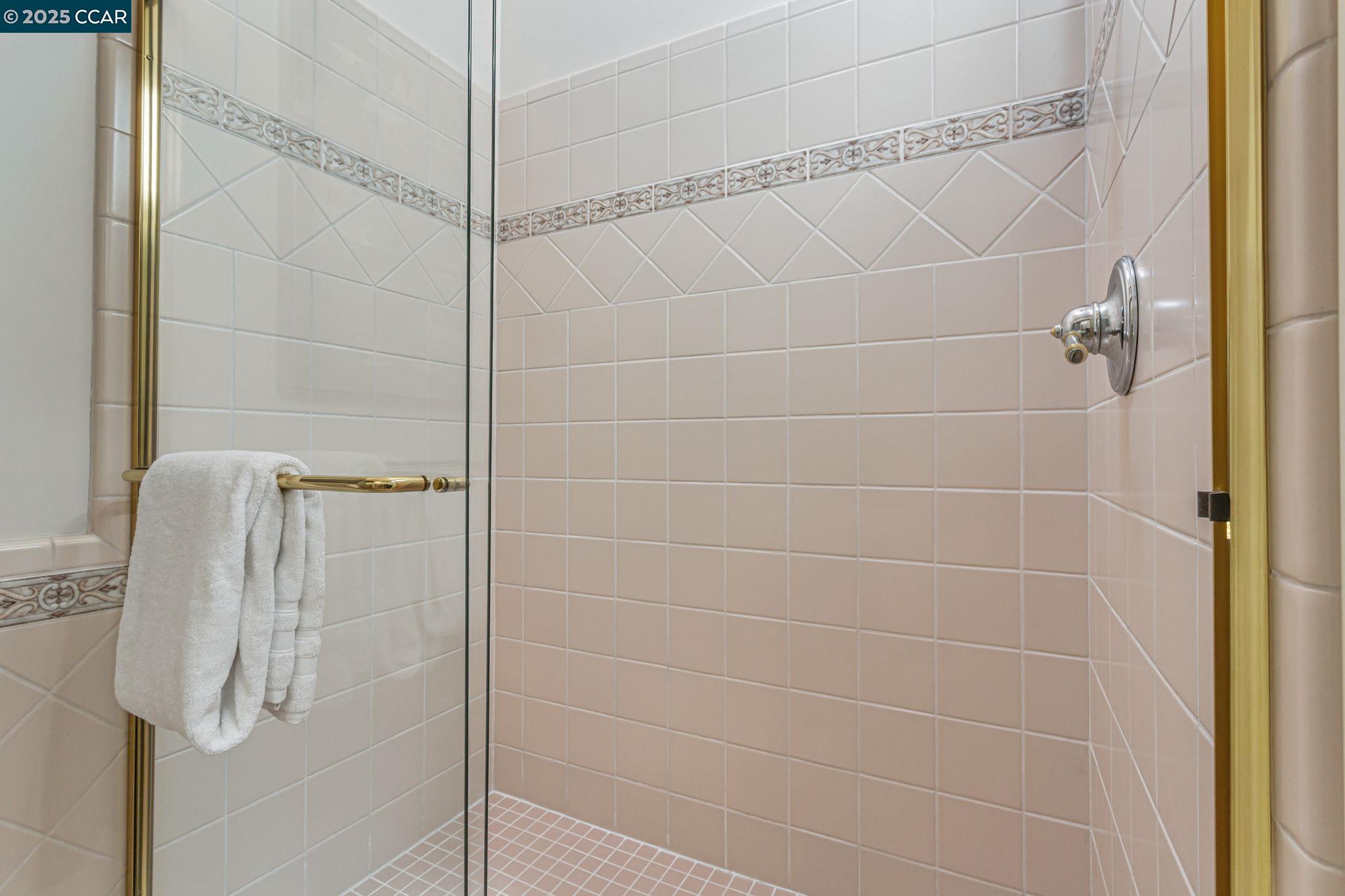Photo #21: 41095469 Listing: Photo #21