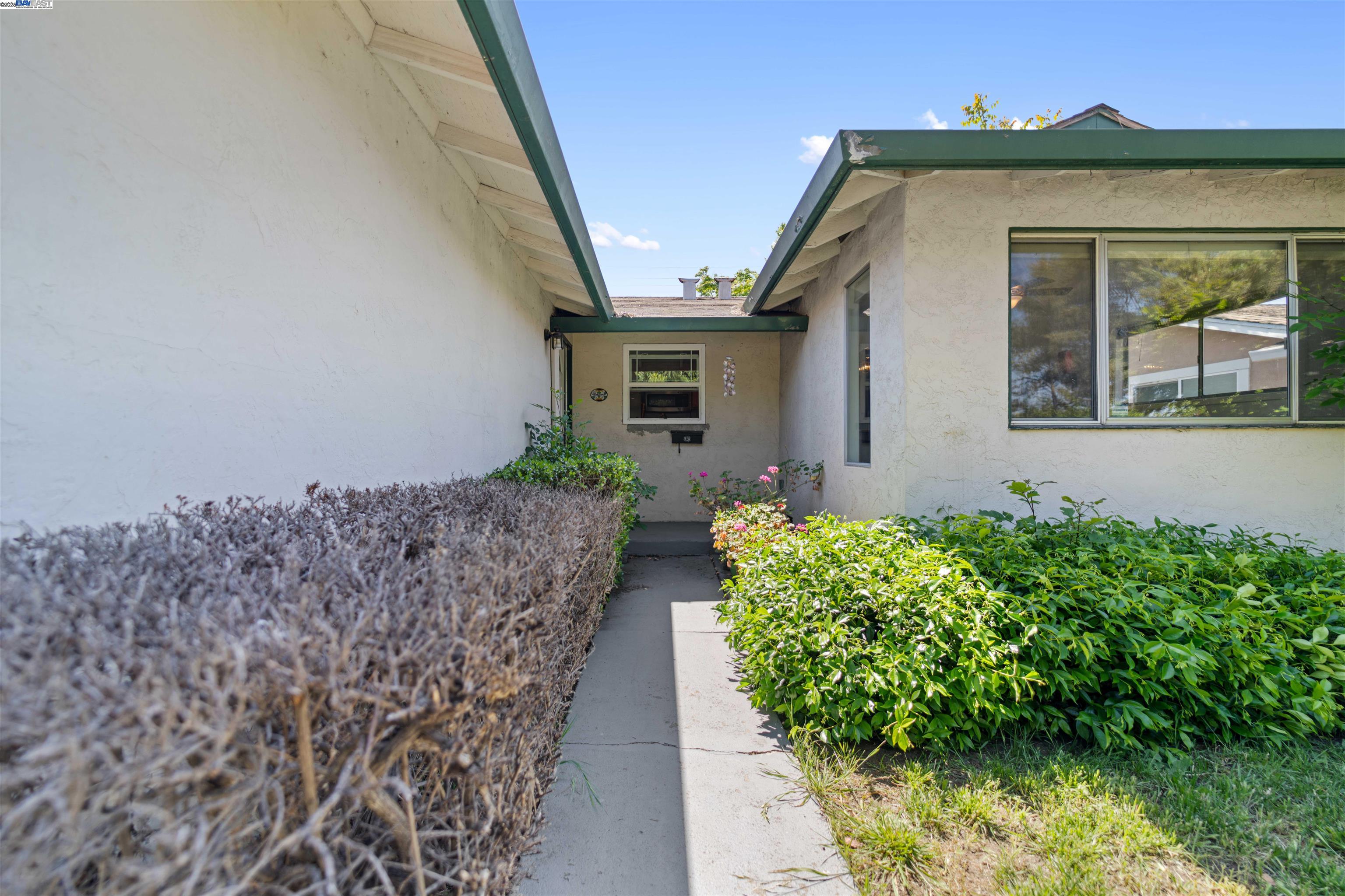 Detail Gallery Image 14 of 27 For 3188 Mount Rainier Dr, San Jose,  CA 95127 - 3 Beds | 2 Baths