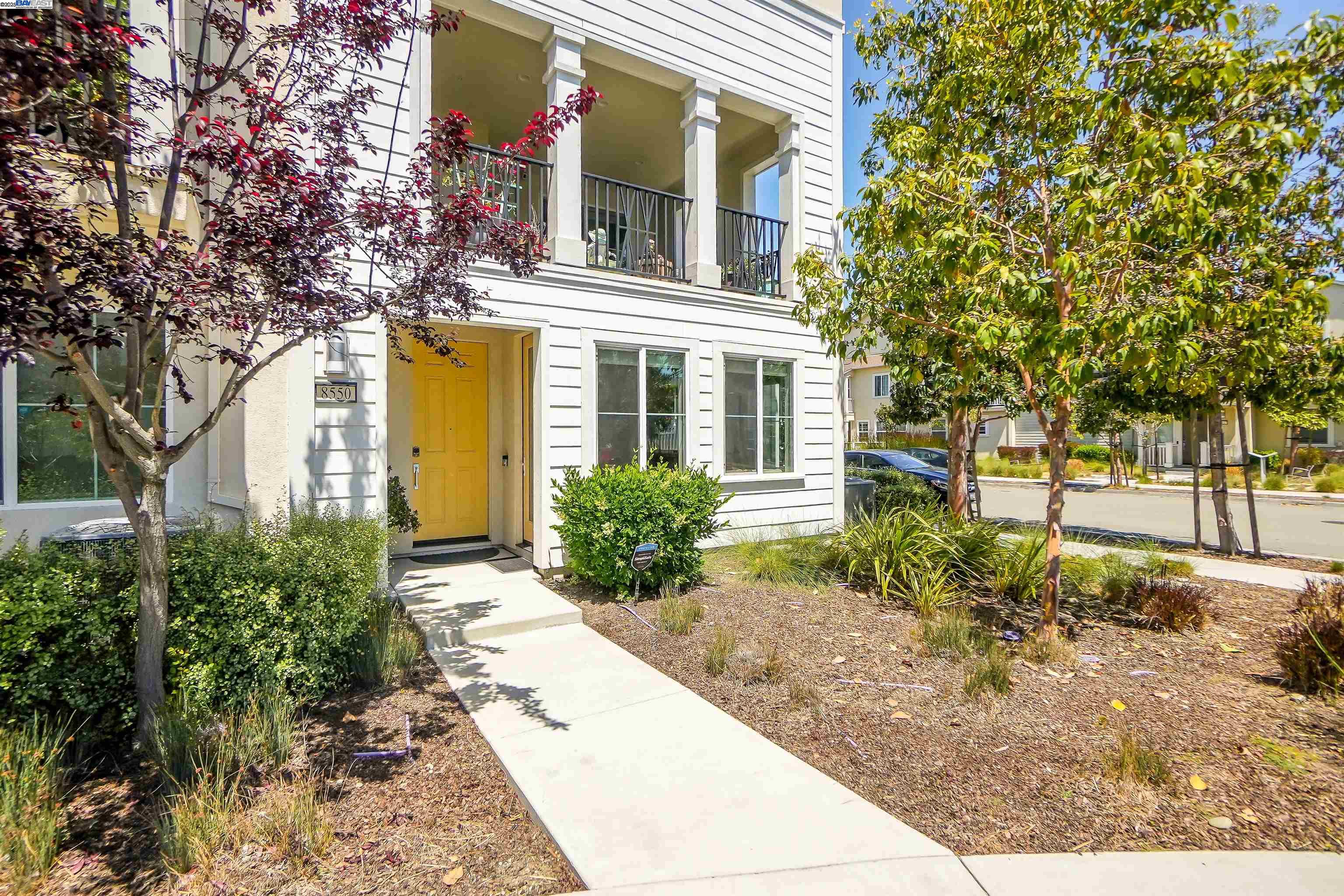 Detail Gallery Image 2 of 55 For 8550 Boardwalk Way, Newark,  CA 94560 - 4 Beds | 3/1 Baths