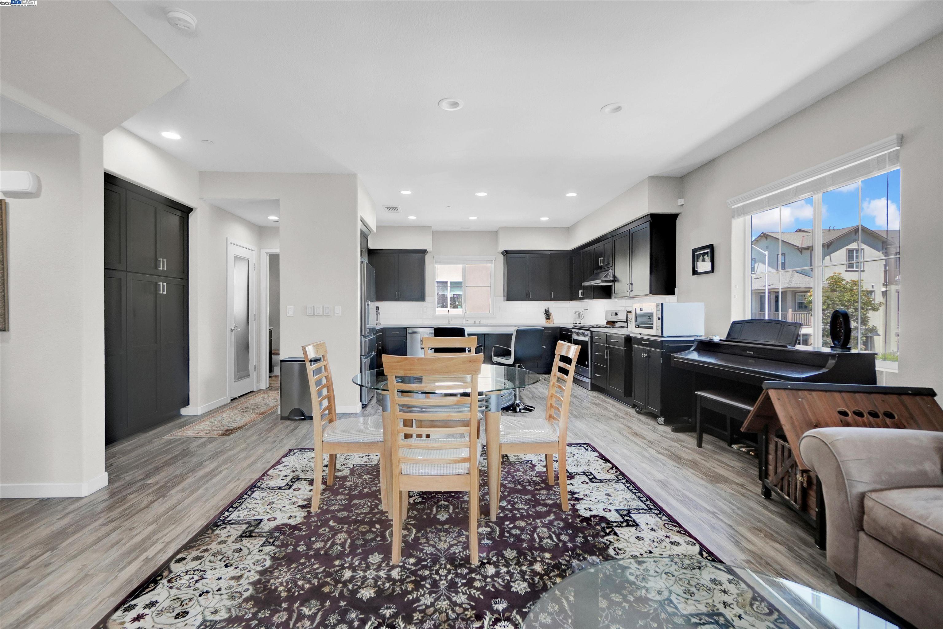 Detail Gallery Image 17 of 55 For 8550 Boardwalk Way, Newark,  CA 94560 - 4 Beds | 3/1 Baths