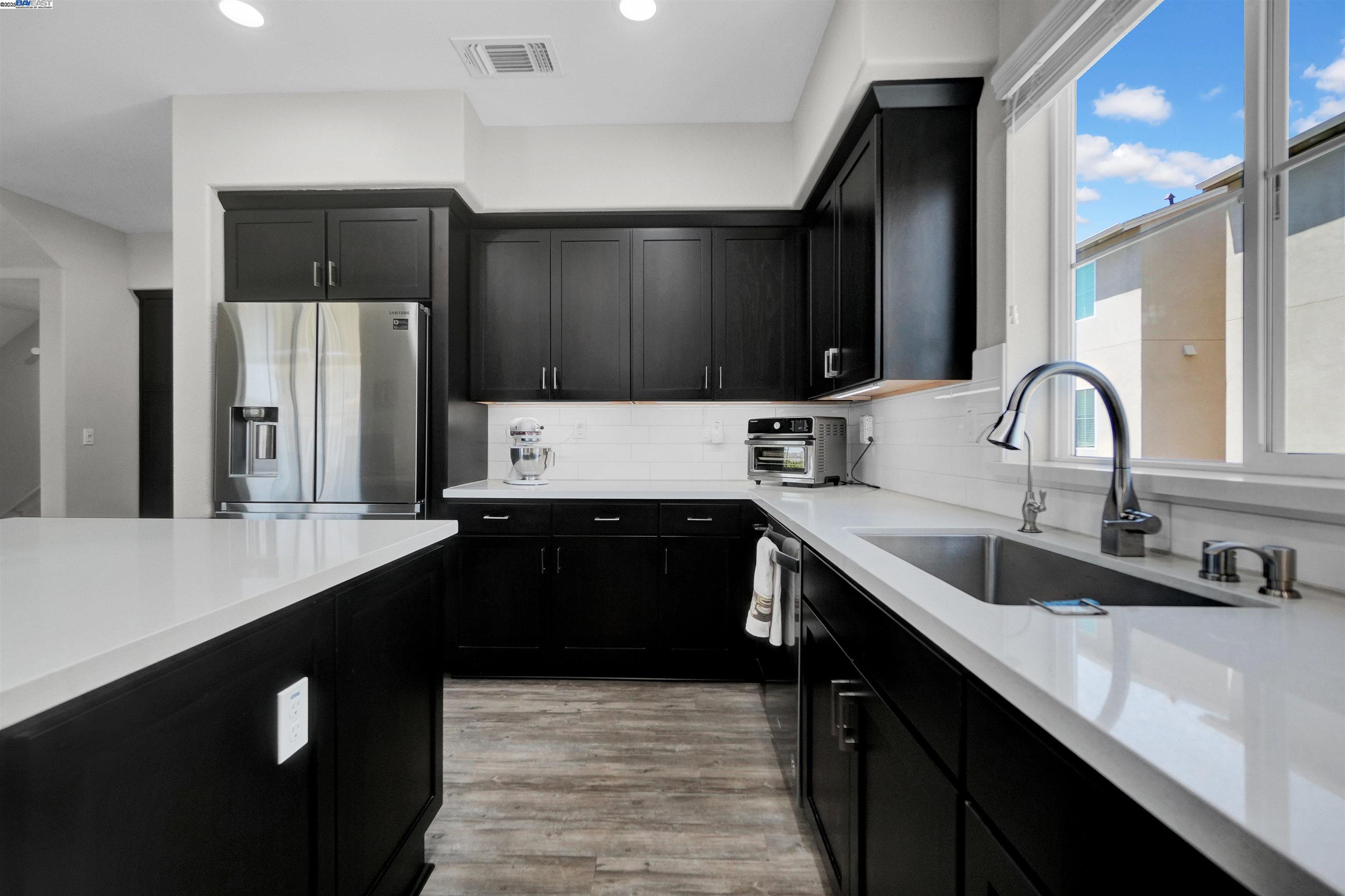 Detail Gallery Image 24 of 55 For 8550 Boardwalk Way, Newark,  CA 94560 - 4 Beds | 3/1 Baths
