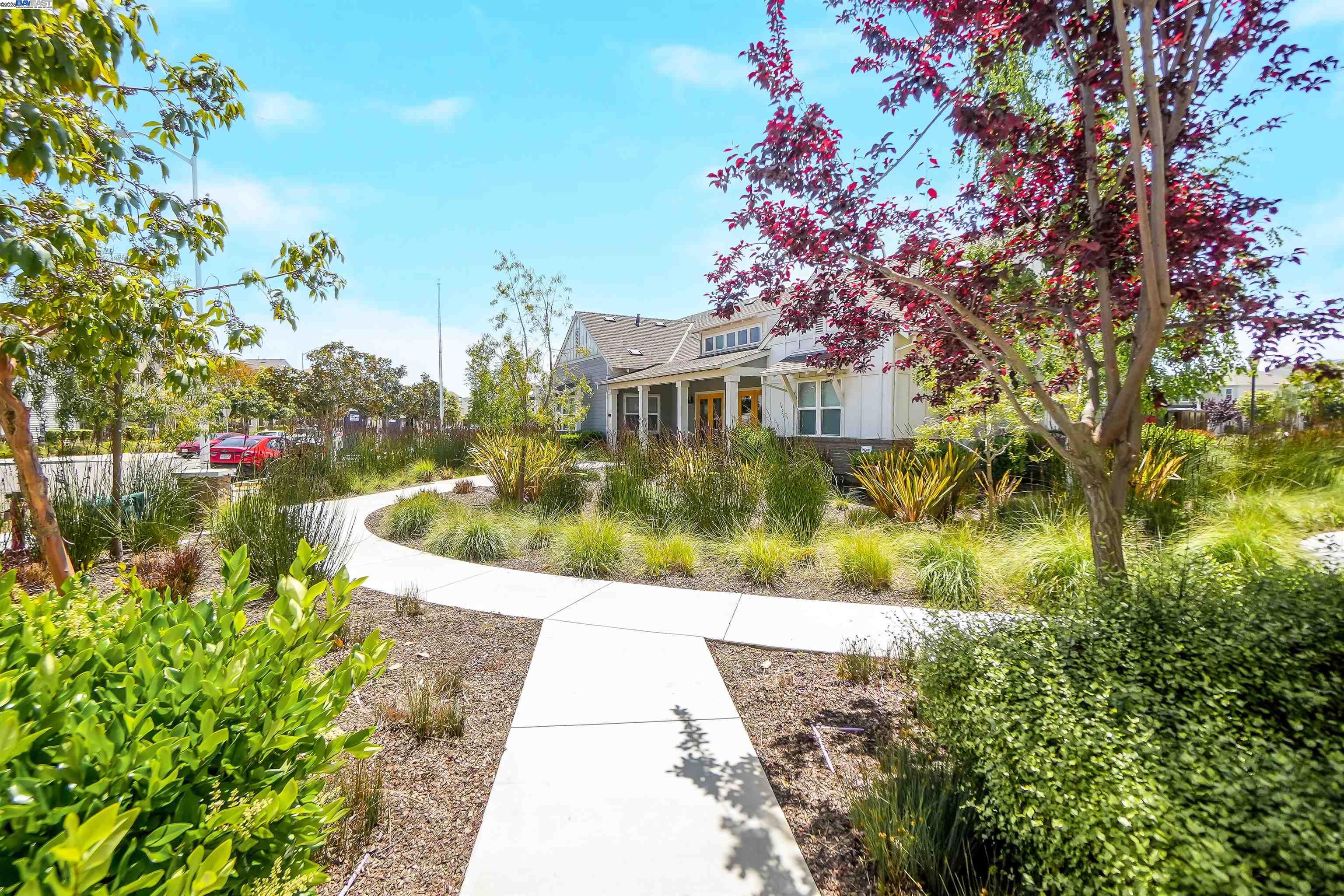 Detail Gallery Image 6 of 55 For 8550 Boardwalk Way, Newark,  CA 94560 - 4 Beds | 3/1 Baths