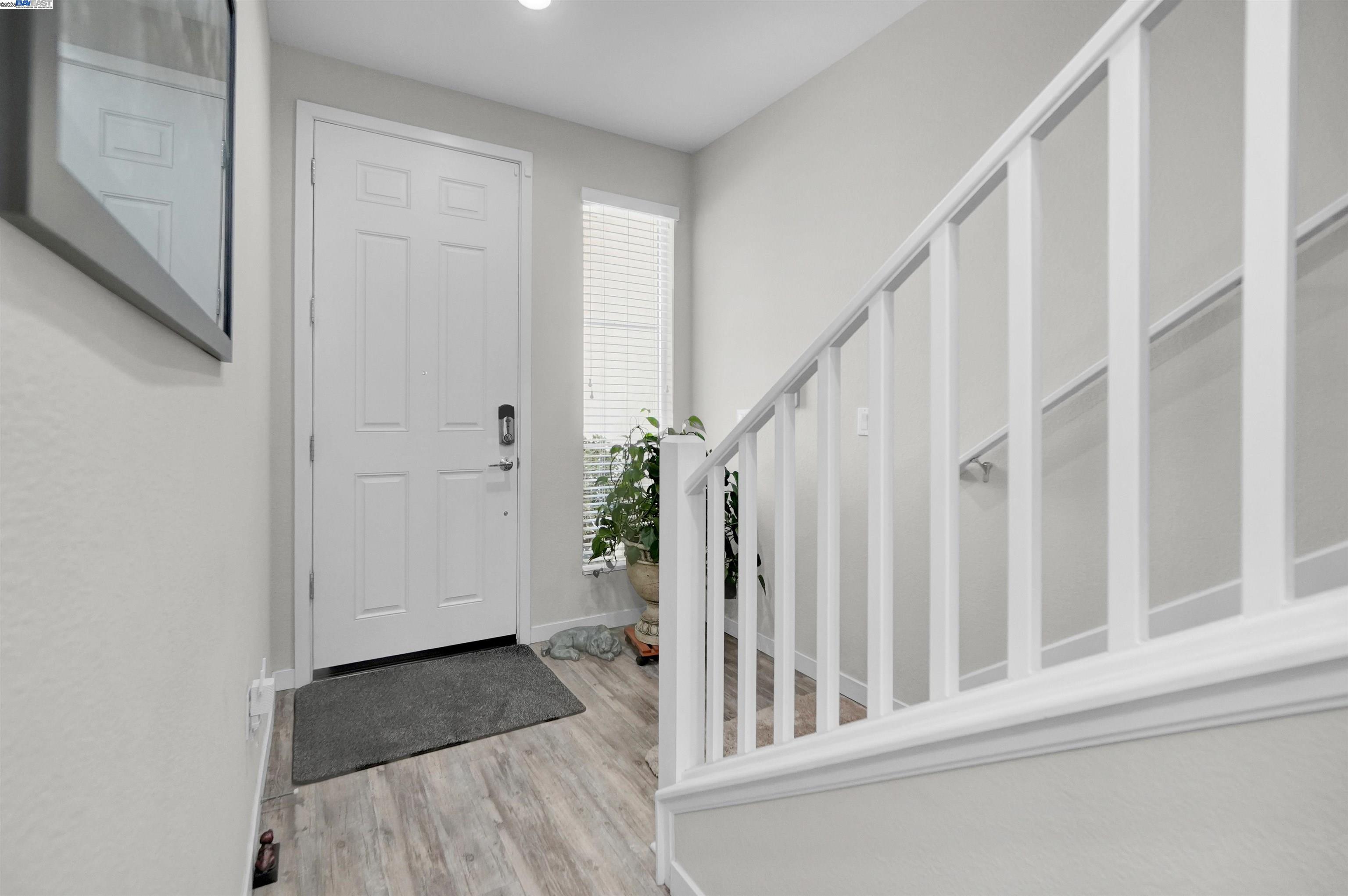Detail Gallery Image 8 of 55 For 8550 Boardwalk Way, Newark,  CA 94560 - 4 Beds | 3/1 Baths