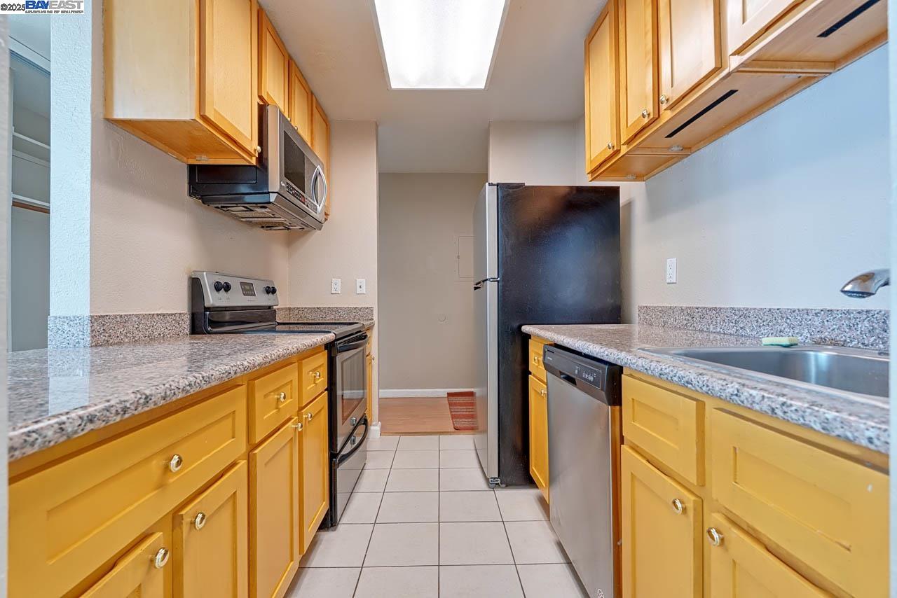 Detail Gallery Image 5 of 32 For 3300 Wolcott Cmn #210,  Fremont,  CA 94538 - 1 Beds | 1 Baths