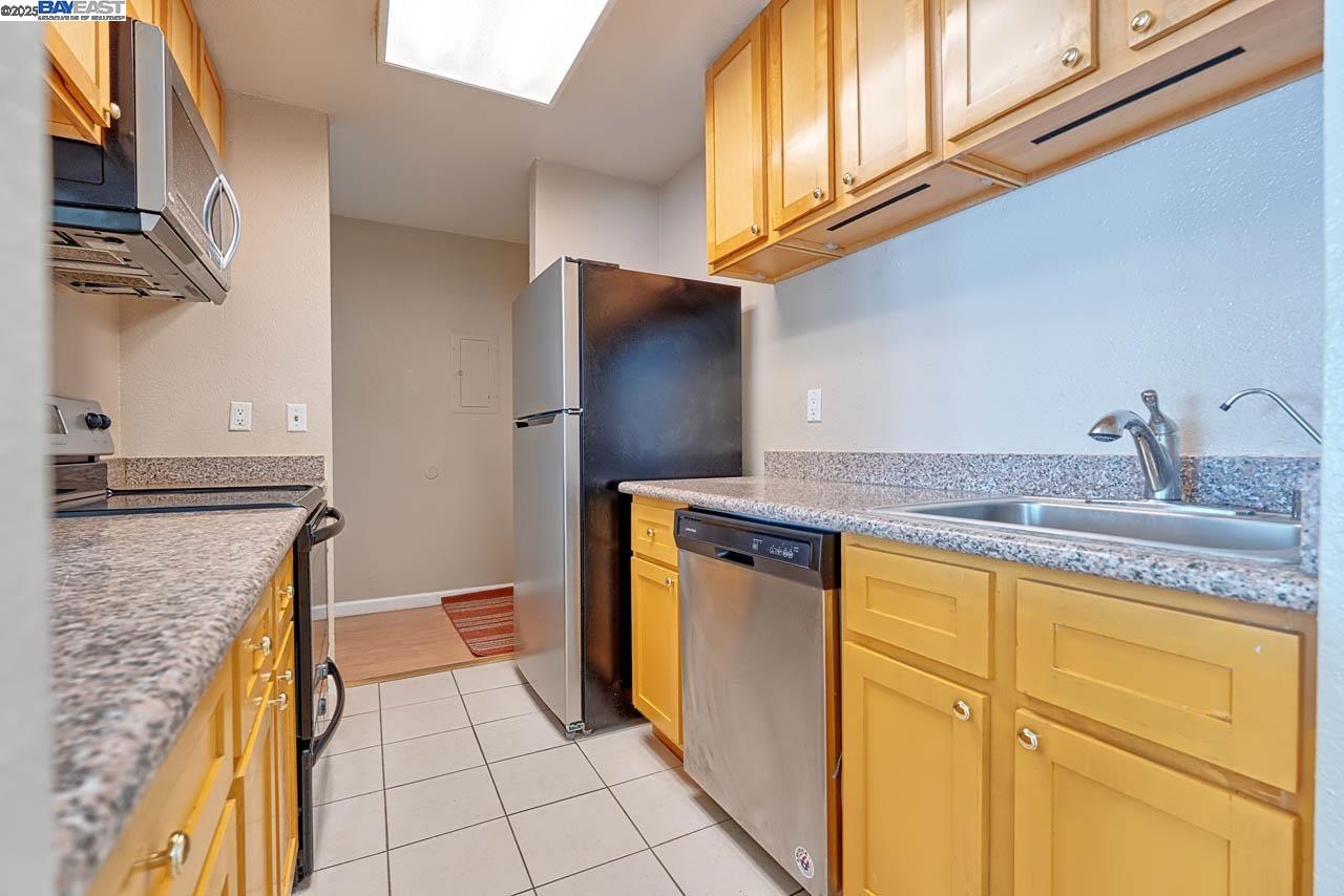 Detail Gallery Image 10 of 32 For 3300 Wolcott Cmn #210,  Fremont,  CA 94538 - 1 Beds | 1 Baths