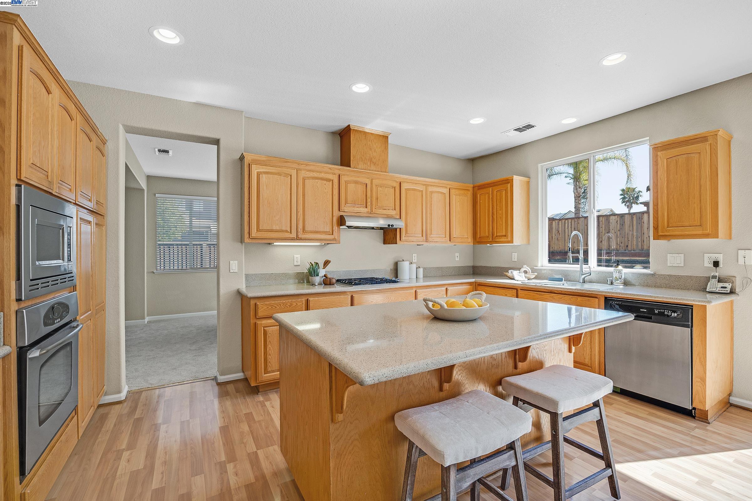 Detail Gallery Image 7 of 38 For 703 Seminole Ct, Discovery Bay,  CA 94505 - 5 Beds | 3 Baths