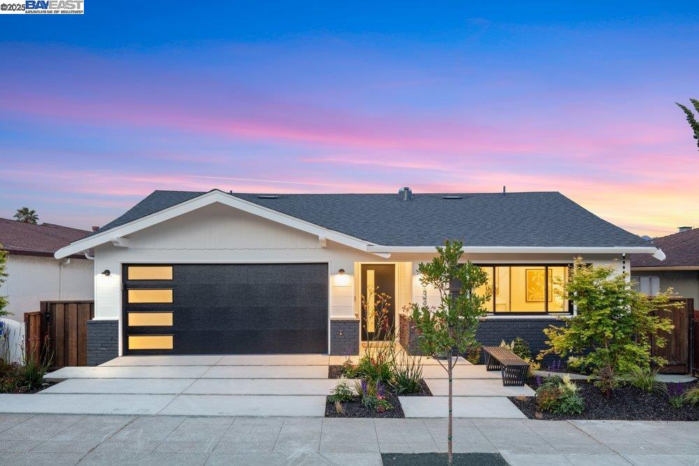 Detail Gallery Image 1 of 1 For 833 Polk St, Albany,  CA 94706 - 4 Beds | 3 Baths