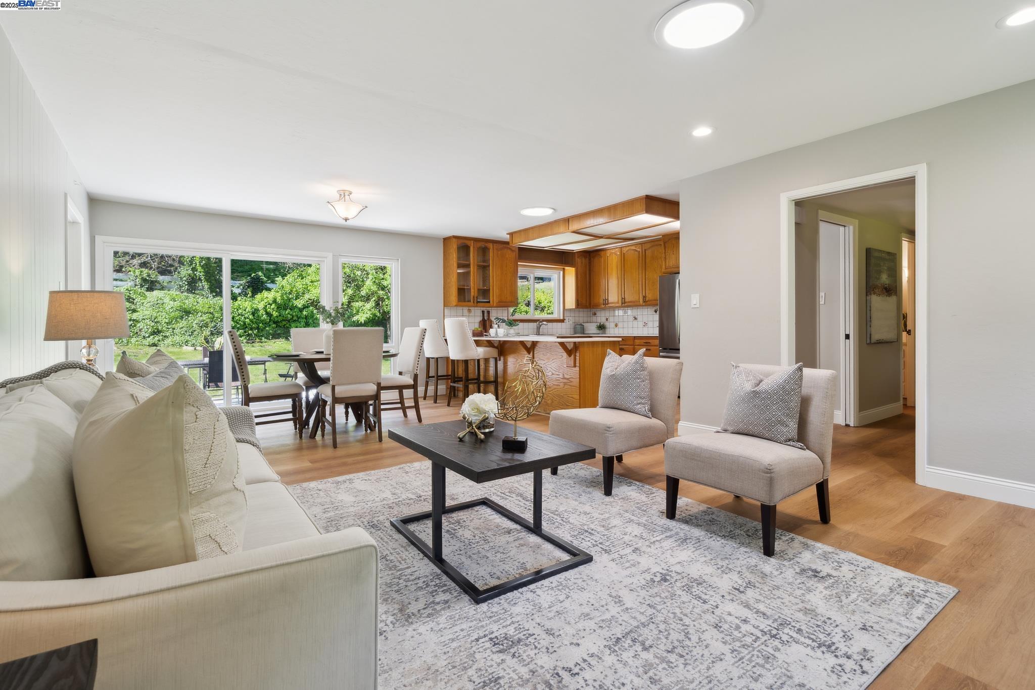 Detail Gallery Image 6 of 18 For 6301 Palo Verde, Castro Valley,  CA 94552 - 3 Beds | 2 Baths