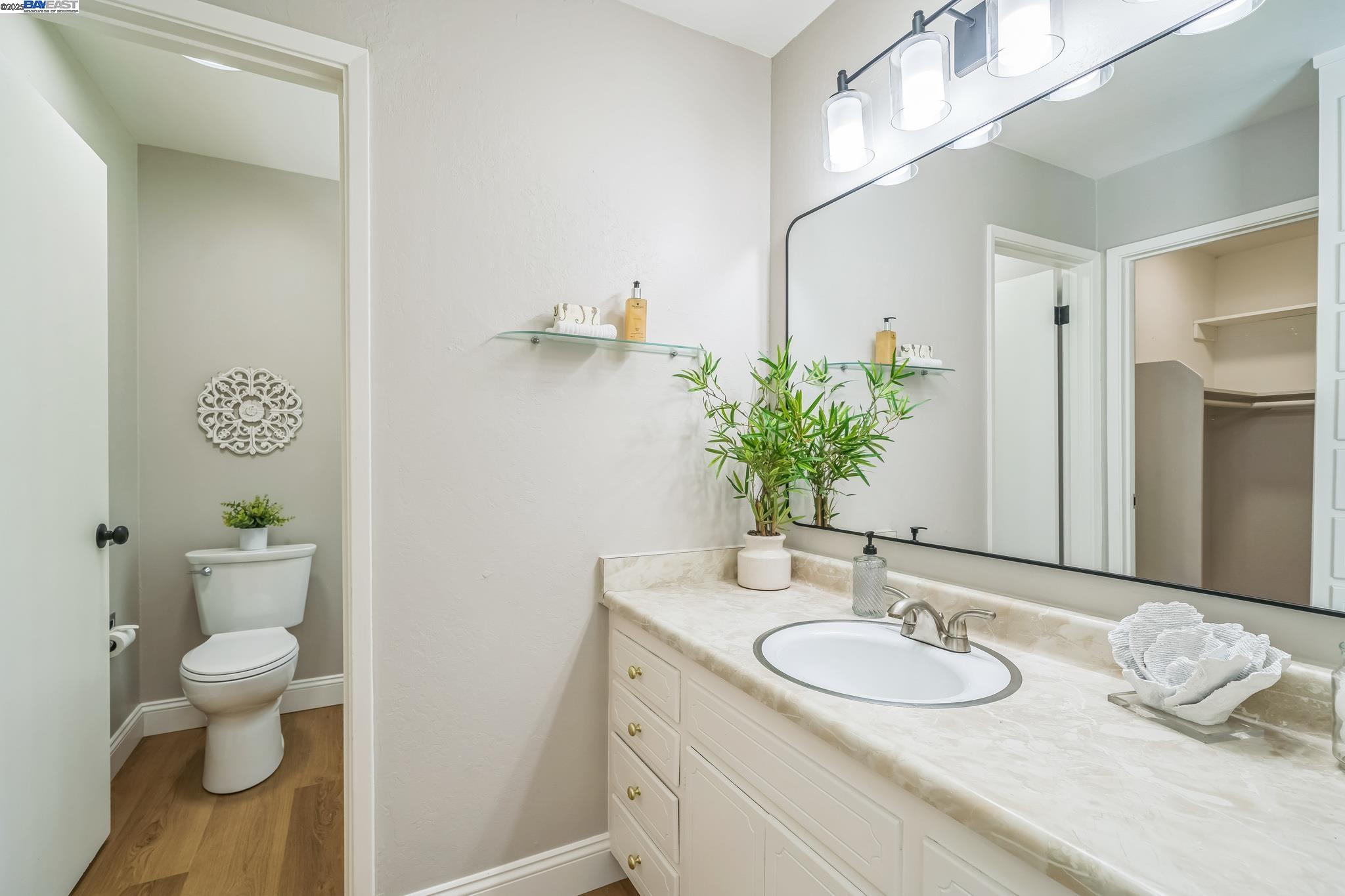 Detail Gallery Image 8 of 18 For 6301 Palo Verde, Castro Valley,  CA 94552 - 3 Beds | 2 Baths