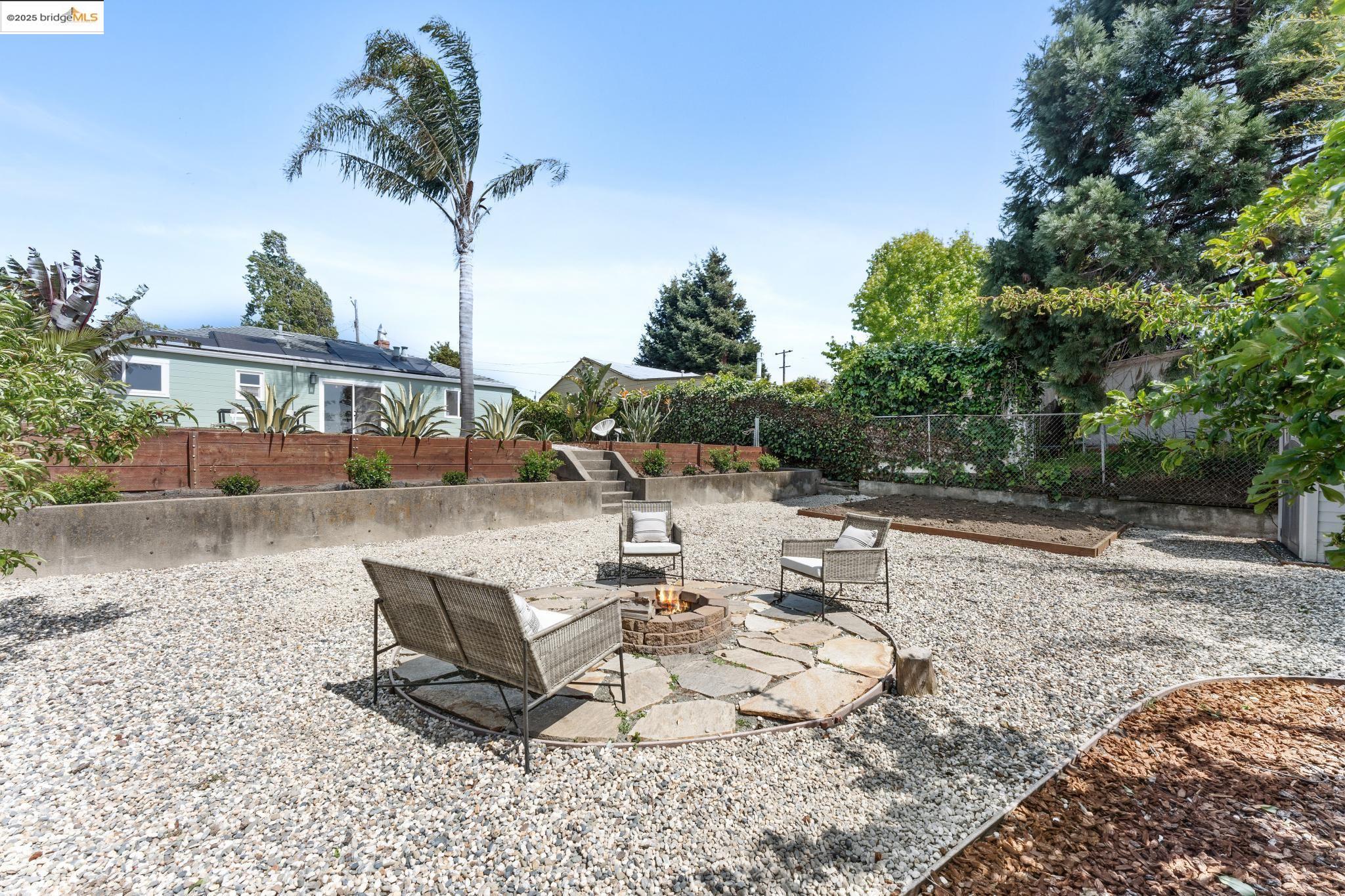 Detail Gallery Image 18 of 39 For 1225 Gerald Ave, San Pablo,  CA 94806 - 2 Beds | 1 Baths