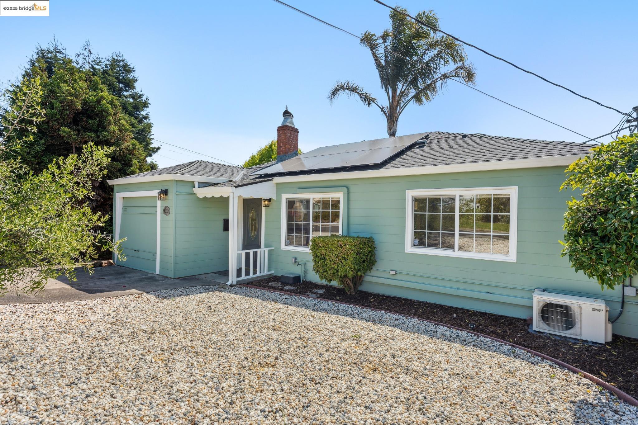 Detail Gallery Image 4 of 39 For 1225 Gerald Ave, San Pablo,  CA 94806 - 2 Beds | 1 Baths