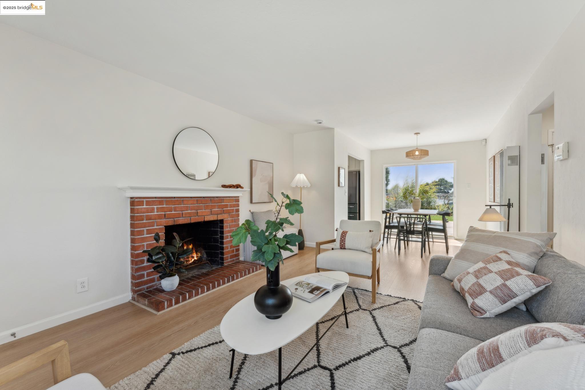 Detail Gallery Image 6 of 39 For 1225 Gerald Ave, San Pablo,  CA 94806 - 2 Beds | 1 Baths