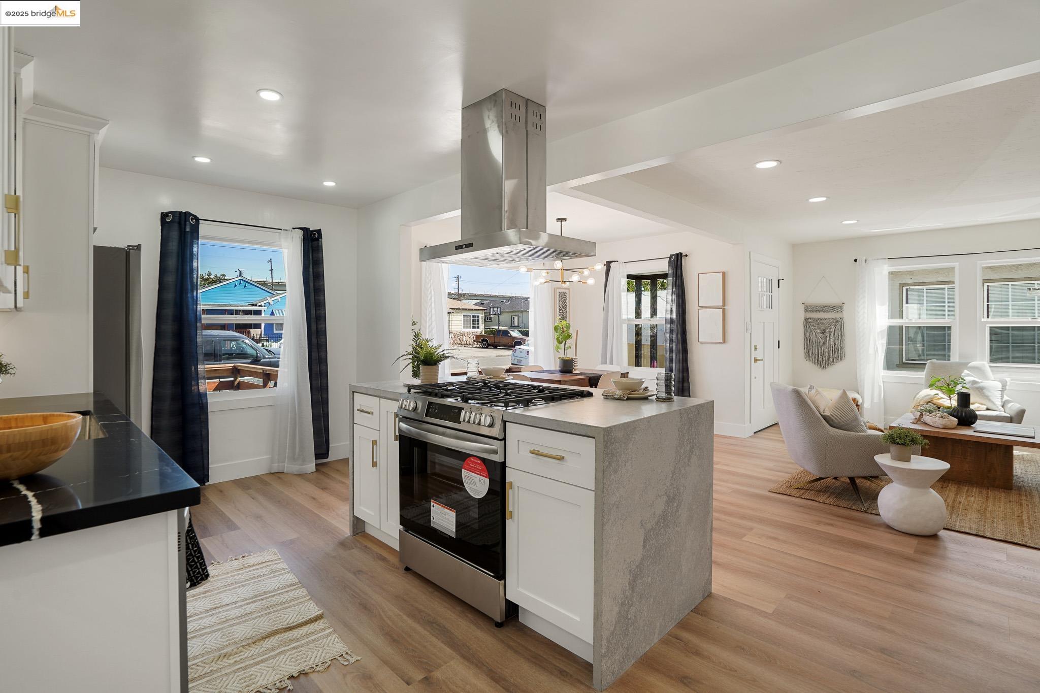 10517 Pippin, Oakland, California 94603, 2 Bedrooms Bedrooms, 5 Rooms Rooms,1 BathroomBathrooms,Residential,For Sale,10517 Pippin,41095495