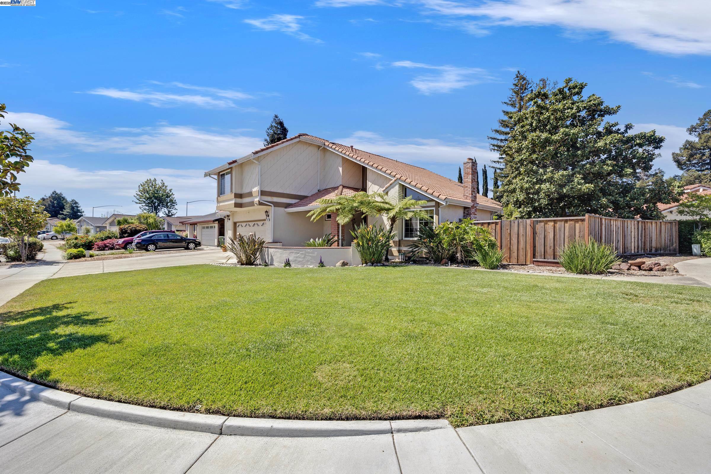 Detail Gallery Image 2 of 42 For 45421 Parkmeadow Dr, Fremont,  CA 94539 - 5 Beds | 3 Baths