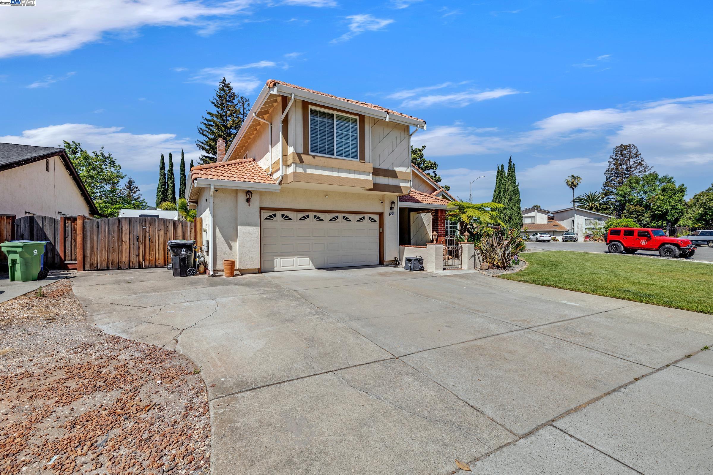 Detail Gallery Image 3 of 42 For 45421 Parkmeadow Dr, Fremont,  CA 94539 - 5 Beds | 3 Baths