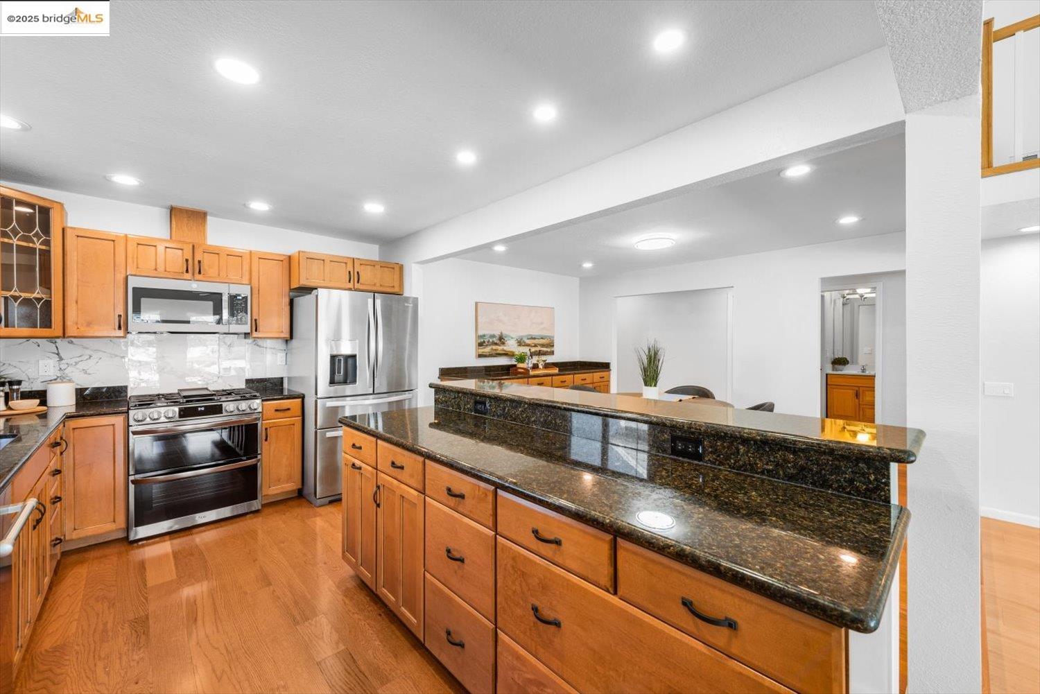 Detail Gallery Image 17 of 51 For 5575 Marlin Dr, Discovery Bay,  CA 94505 - 3 Beds | 3 Baths