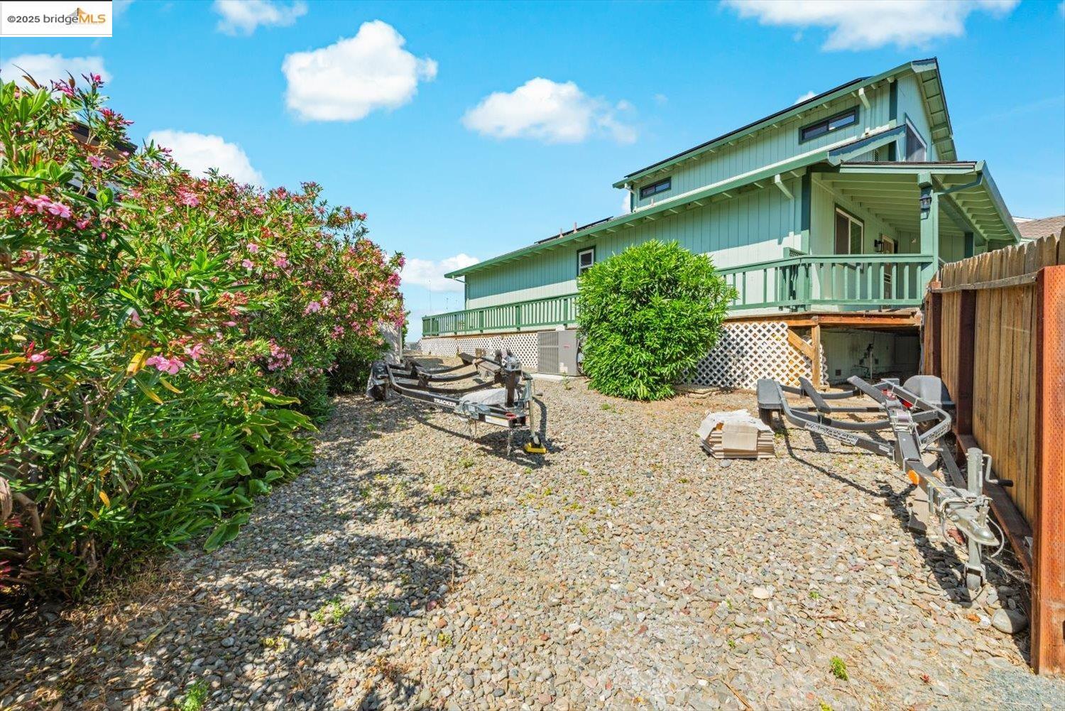 Detail Gallery Image 5 of 51 For 5575 Marlin Dr, Discovery Bay,  CA 94505 - 3 Beds | 3 Baths