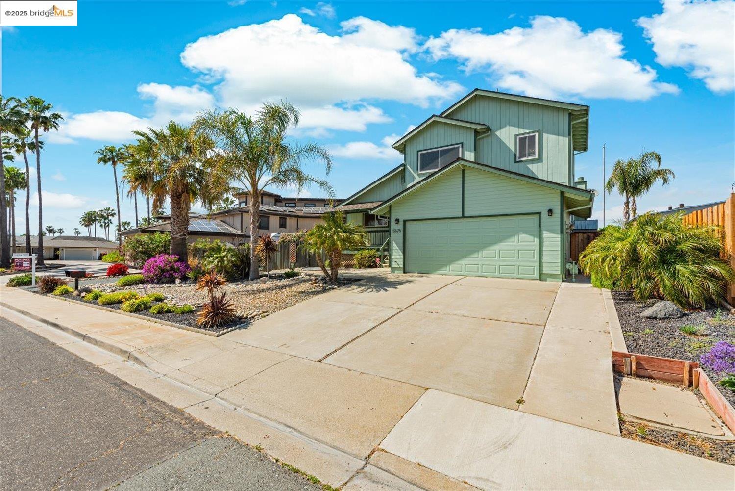 Detail Gallery Image 6 of 51 For 5575 Marlin Dr, Discovery Bay,  CA 94505 - 3 Beds | 3 Baths