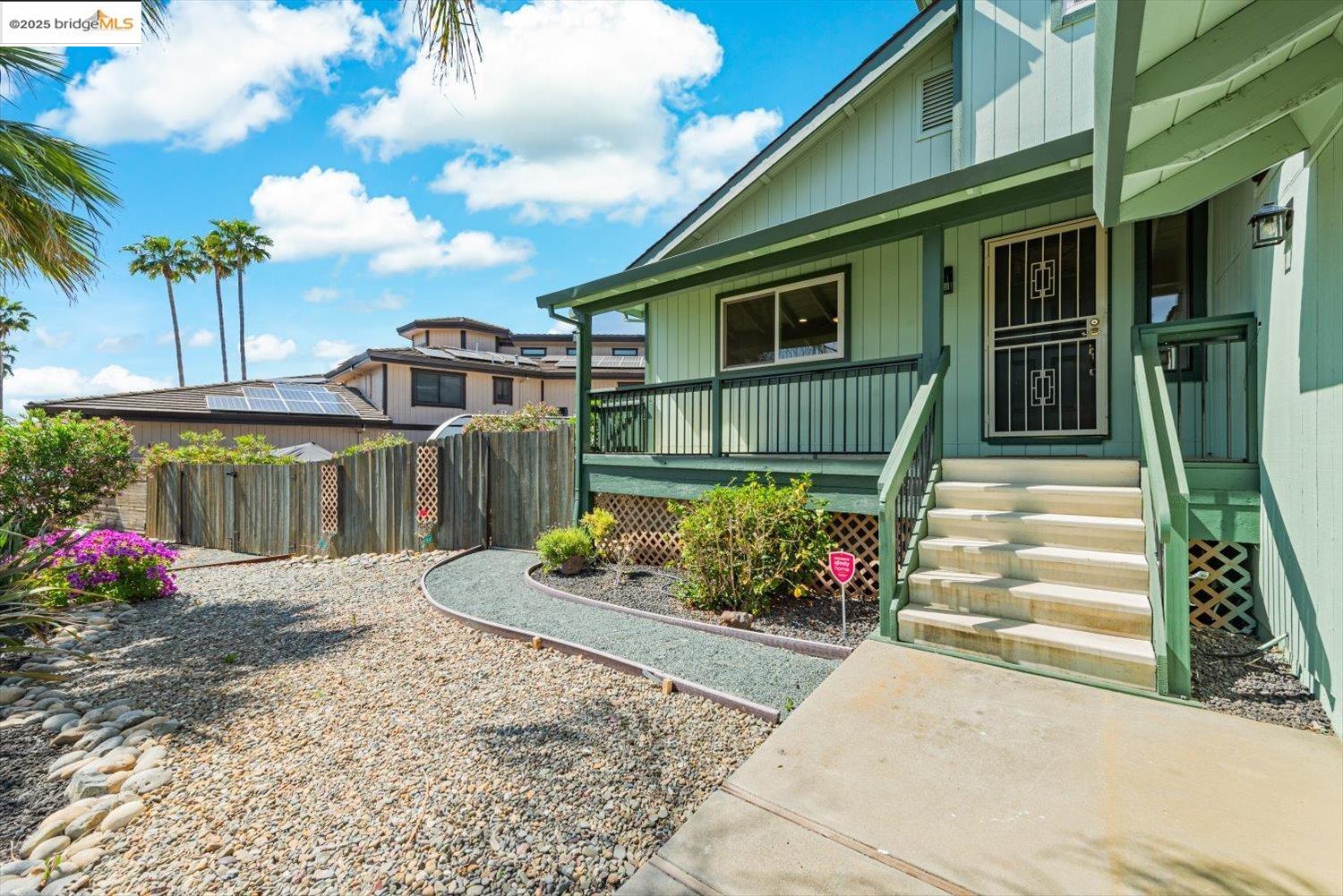 Detail Gallery Image 7 of 51 For 5575 Marlin Dr, Discovery Bay,  CA 94505 - 3 Beds | 3 Baths